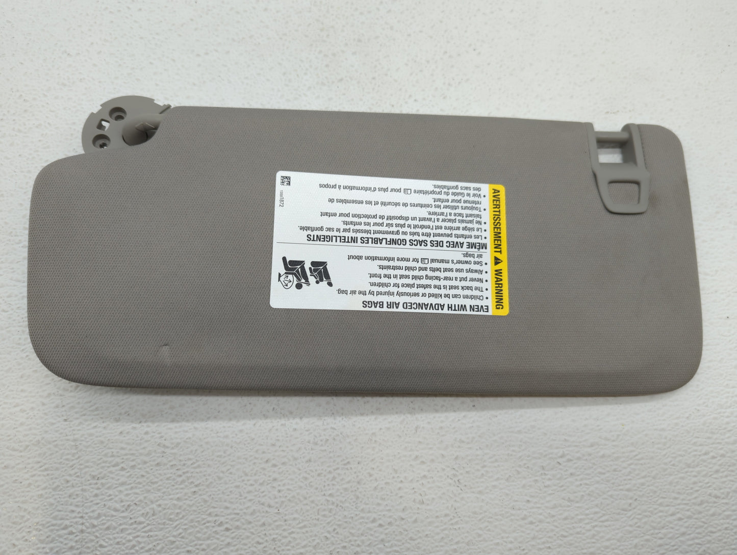 2018 Buick Enclave Sun Visor Shade Replacement Passenger Right Mirror Fits OEM Used Auto Parts - Oemusedautoparts1.com