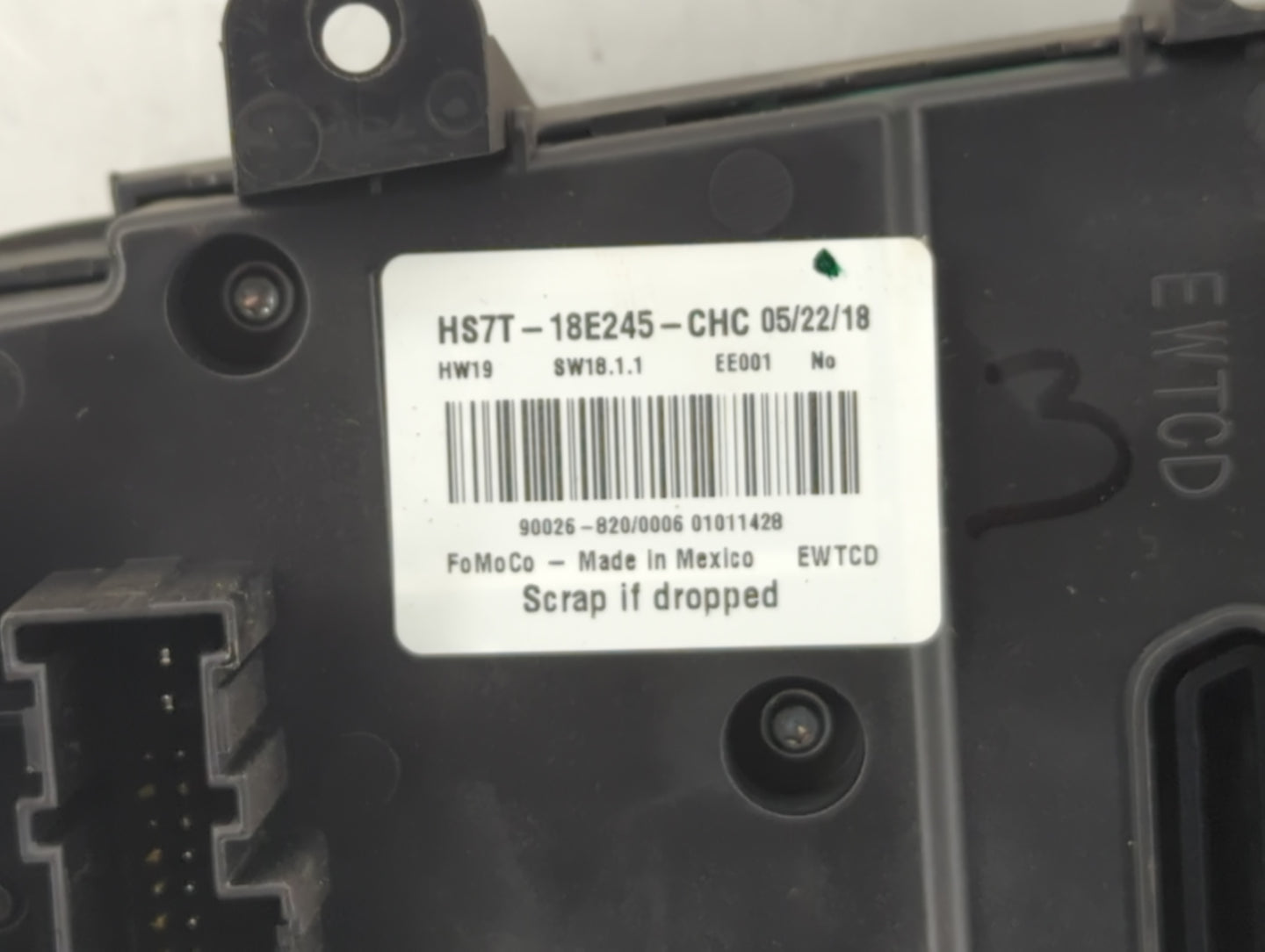2020 Buick Enclave Radio AM FM Cd Player Receiver Replacement P/N:HS7T-18E245-CHC Fits OEM Used Auto Parts - Oemusedautopart