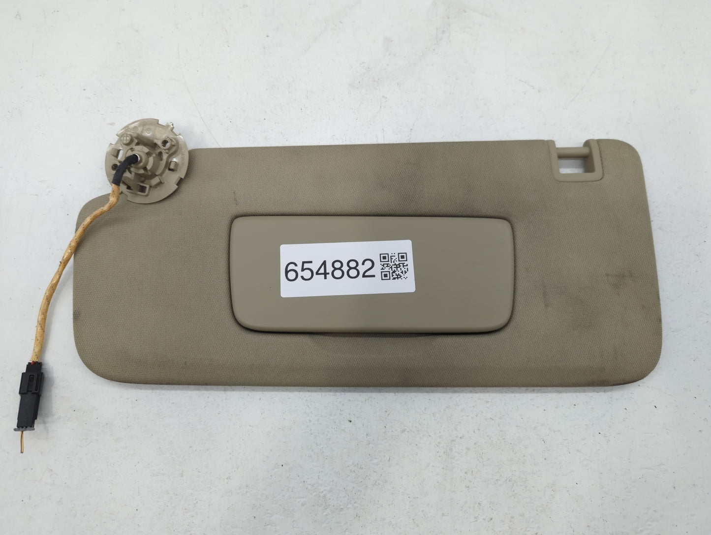 2018-2020 Buick Enclave Sun Visor Shade Replacement Driver Left Mirror Fits Fits 2018 2019 2020 OEM Used Auto Parts - Oemuse