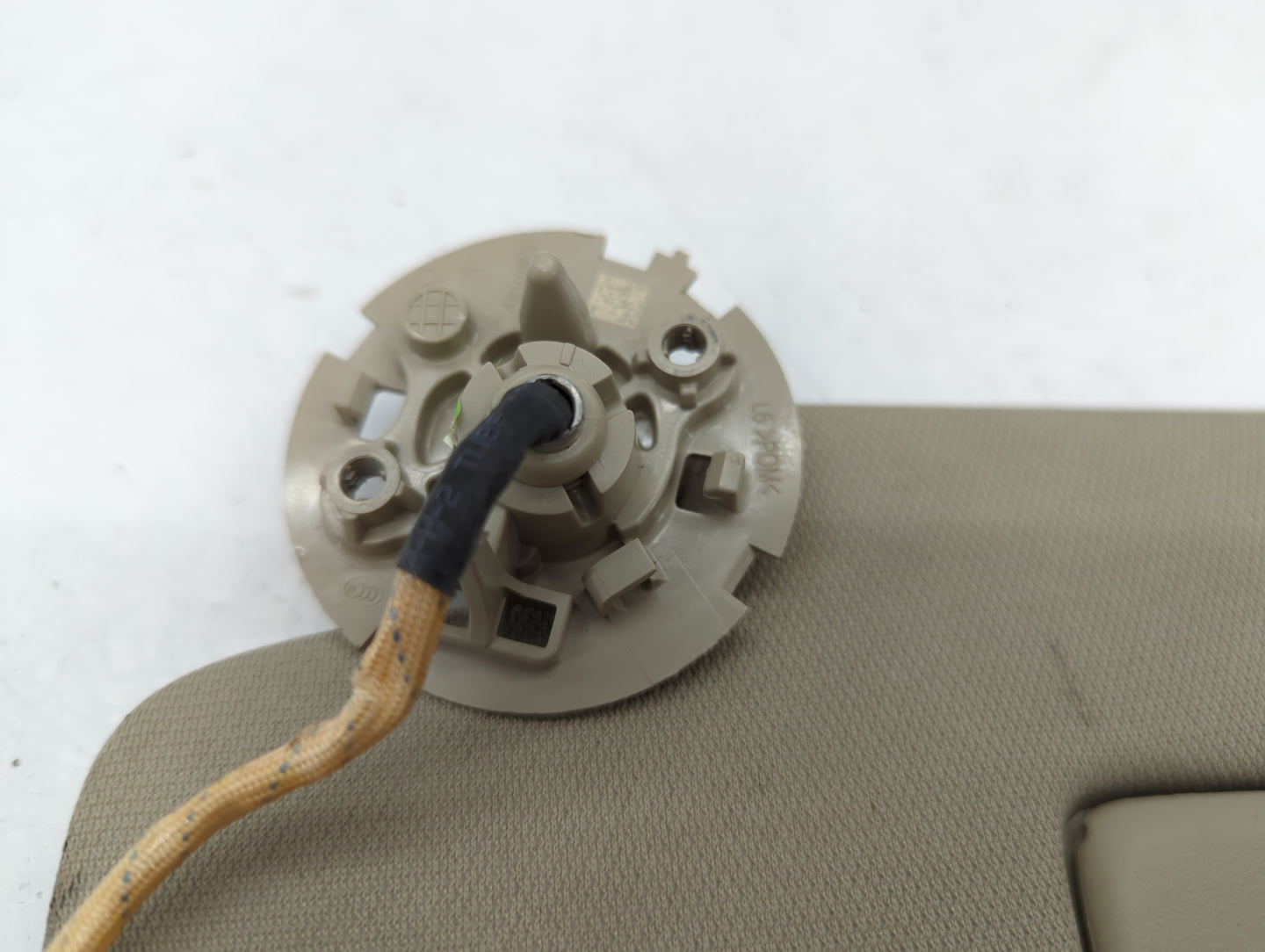 2018-2020 Buick Enclave Sun Visor Shade Replacement Driver Left Mirror Fits Fits 2018 2019 2020 OEM Used Auto Parts - Oemuse