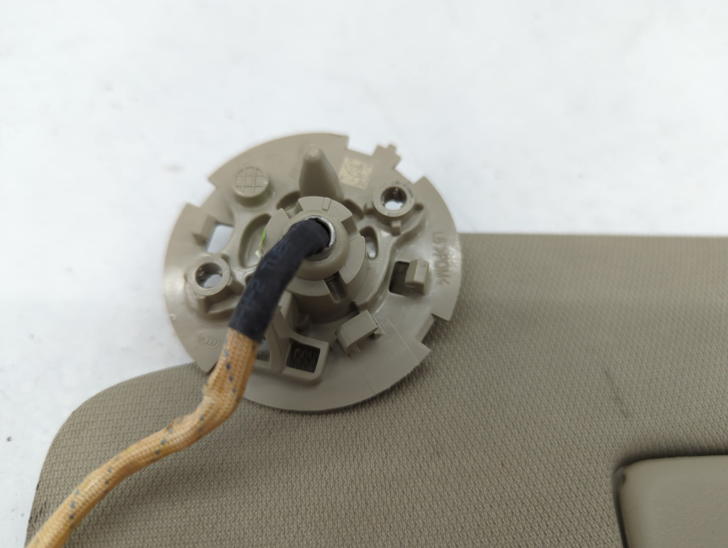 2018-2020 Buick Enclave Sun Visor Shade Replacement Driver Left Mirror Fits Fits 2018 2019 2020 OEM Used Auto Parts - Oemuse