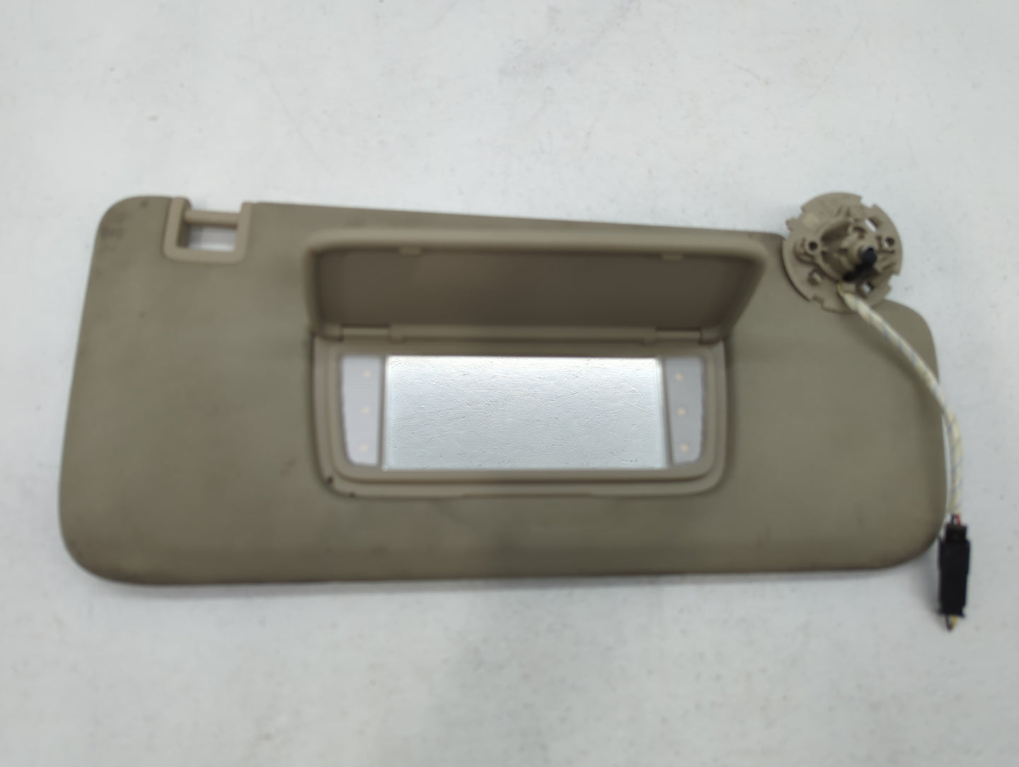 2018-2020 Buick Enclave Sun Visor Shade Replacement Passenger Right Mirror Fits Fits 2018 2019 2020 OEM Used Auto Parts - Oe