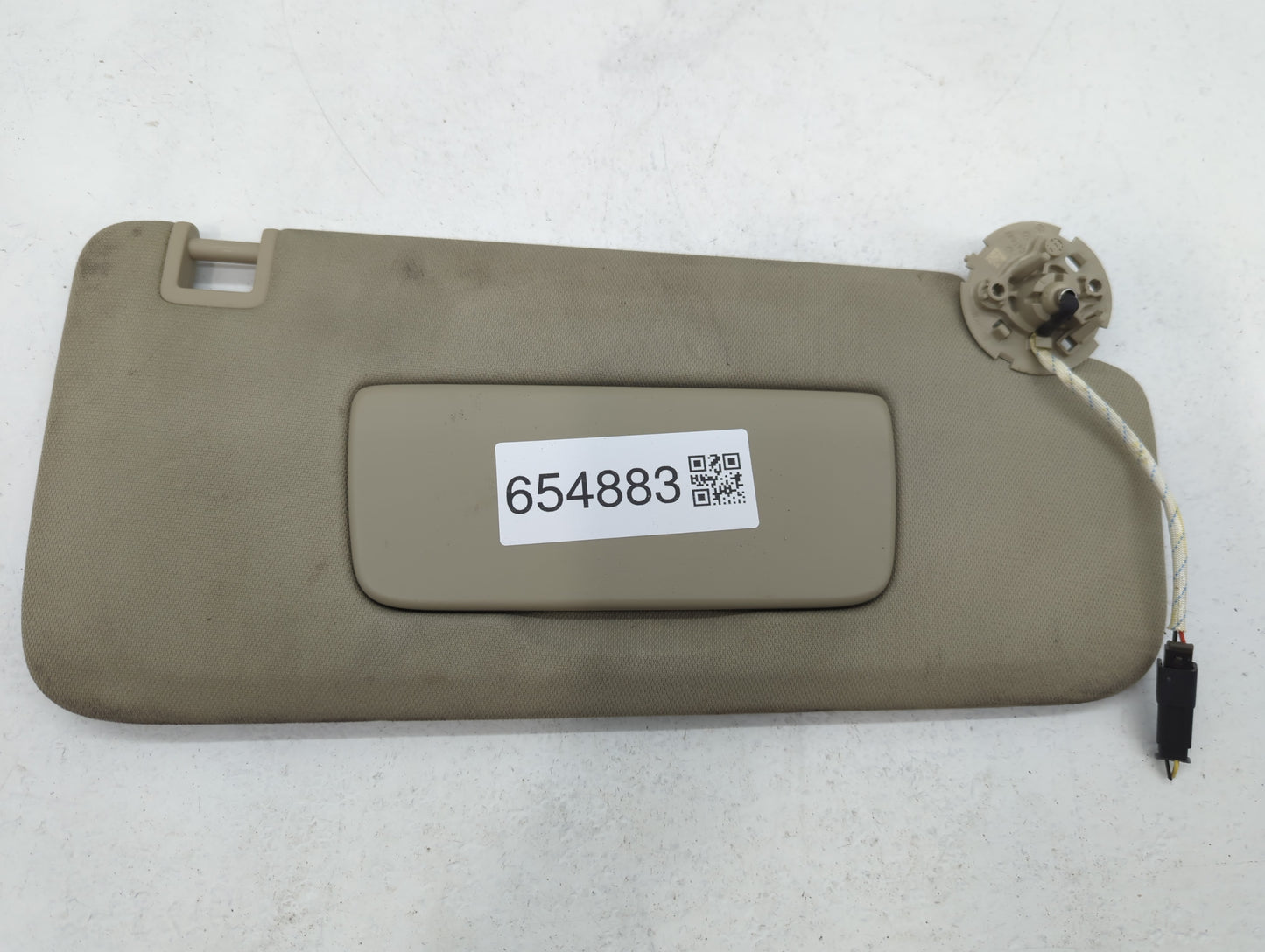 2018-2020 Buick Enclave Sun Visor Shade Replacement Passenger Right Mirror Fits Fits 2018 2019 2020 OEM Used Auto Parts - Oe