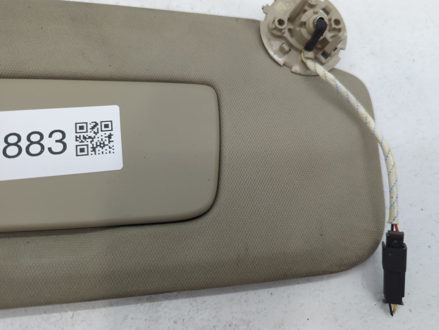 2018-2020 Buick Enclave Sun Visor Shade Replacement Passenger Right Mirror Fits Fits 2018 2019 2020 OEM Used Auto Parts - Oe