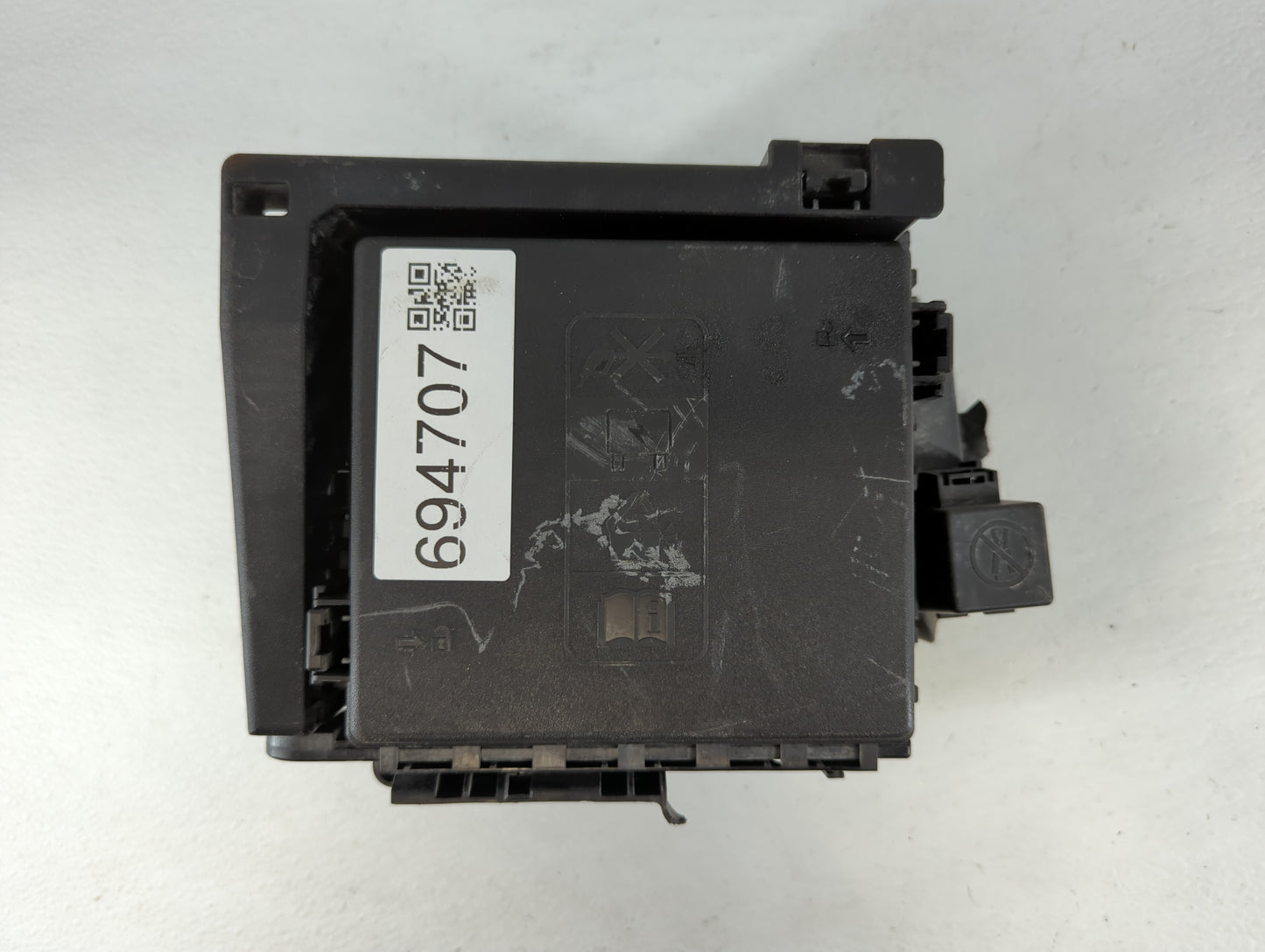 2019-2020 Buick Enclave Fusebox Fuse Box Panel Relay Module P/N:7171-4521-30 Fits Fits 2019 2020 2021 2022 OEM Used Auto Par