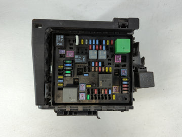 2019-2020 Buick Enclave Fusebox Fuse Box Panel Relay Module P/N:7171-4521-30 Fits Fits 2019 2020 2021 2022 OEM Used Auto Parts