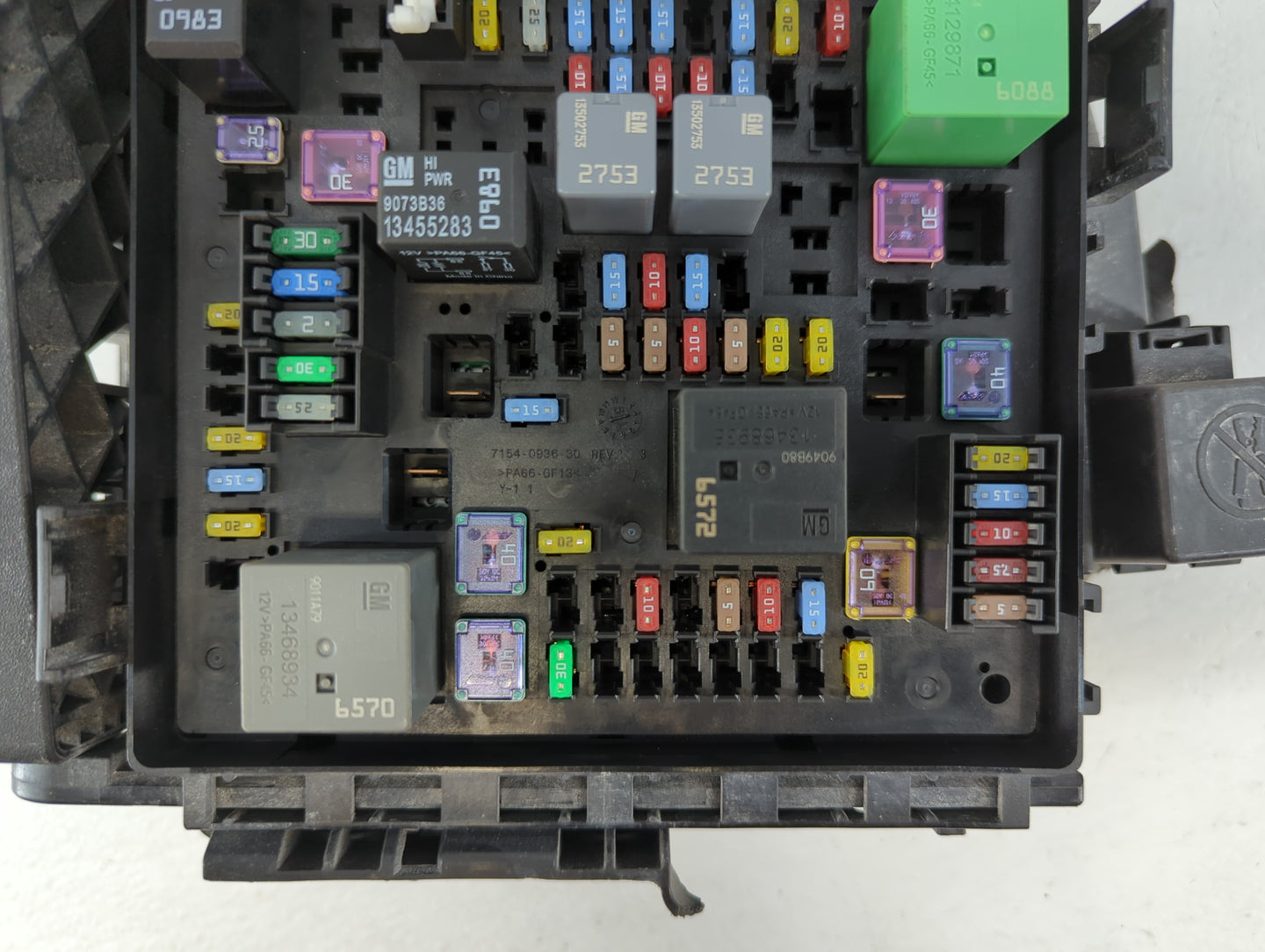 2019-2020 Buick Enclave Fusebox Fuse Box Panel Relay Module P/N:7171-4521-30 Fits Fits 2019 2020 2021 2022 OEM Used Auto Par