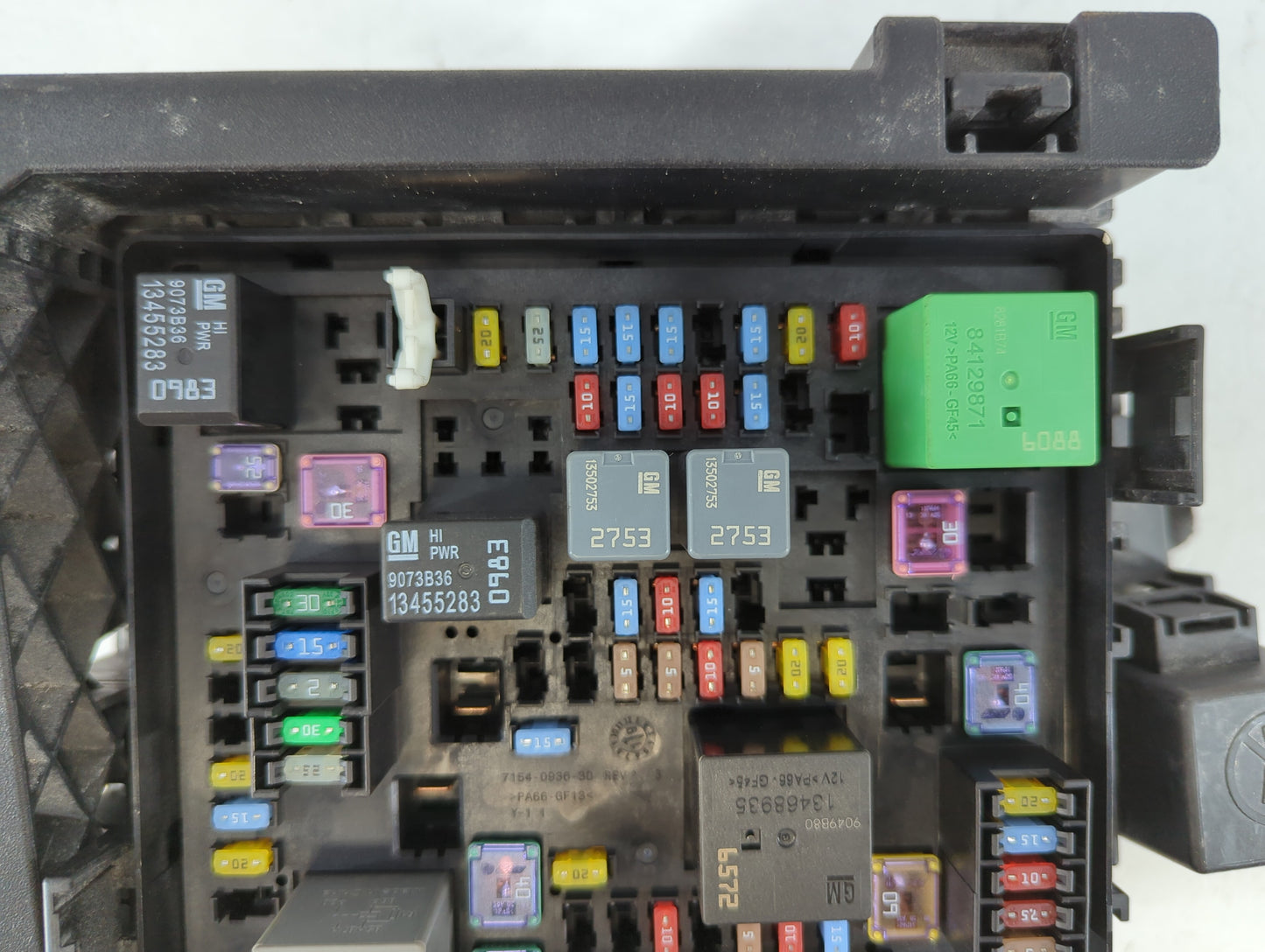 2019-2020 Buick Enclave Fusebox Fuse Box Panel Relay Module P/N:7171-4521-30 Fits Fits 2019 2020 2021 2022 OEM Used Auto Par