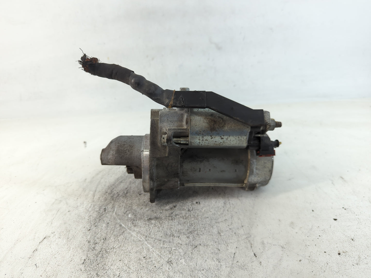 2018-2020 Buick Enclave Car Starter Motor Solenoid OEM P/N:TN438000-2140 12667973 Fits Fits 2016 2017 2018 2019 2020 2021 20