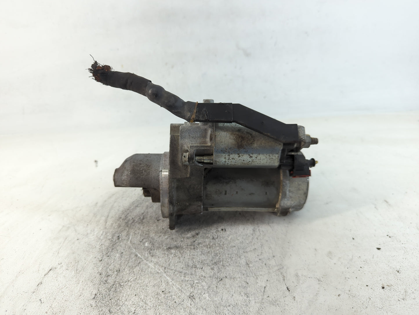 2018-2020 Buick Enclave Car Starter Motor Solenoid OEM P/N:TN438000-2140 12667973 Fits Fits 2016 2017 2018 2019 2020 2021 20