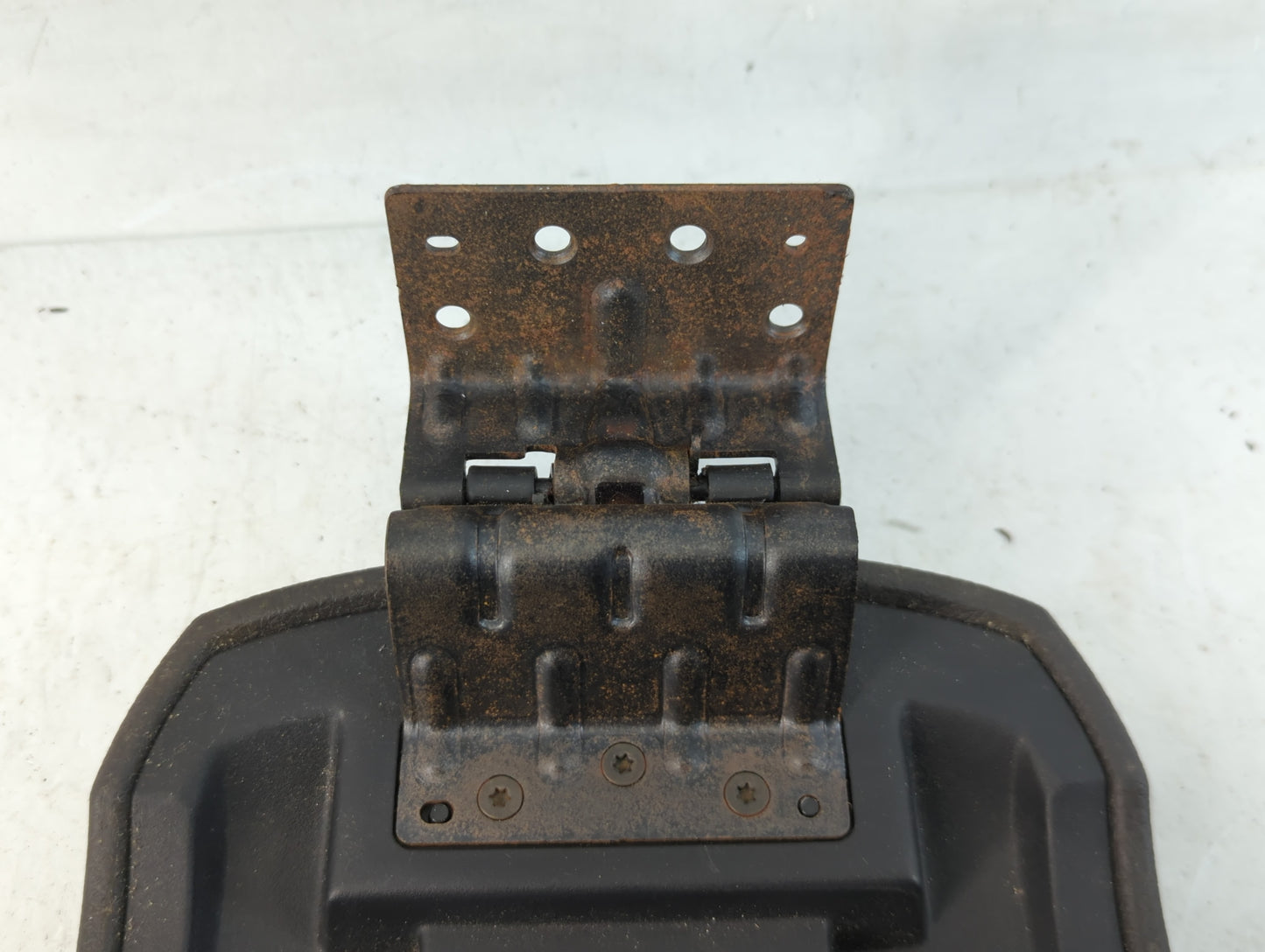 2020 Buick Enclave Center Console Armrest Cover Lid Fits OEM Used Auto Parts - Oemusedautoparts1.com