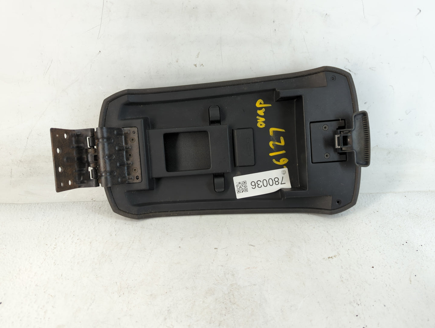 2020 Buick Enclave Center Console Armrest Cover Lid Fits OEM Used Auto Parts - Oemusedautoparts1.com