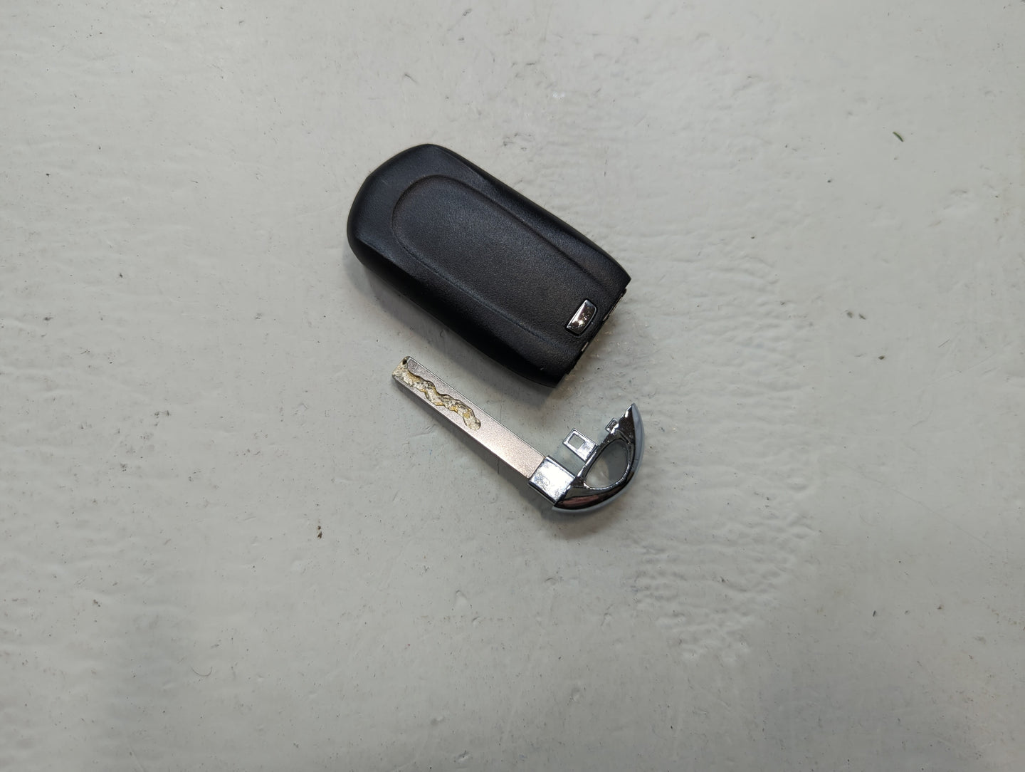 Buick Encore Keyless Entry Remote Fob HYQ4ES 13530515 3 buttons - Oemusedautoparts1.com