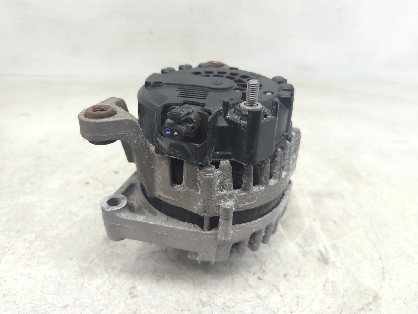2013-2021 Buick Encore Alternator Replacement Generator Charging Assembly Engine OEM P/N:13597226 Fits OEM Used Auto Parts -