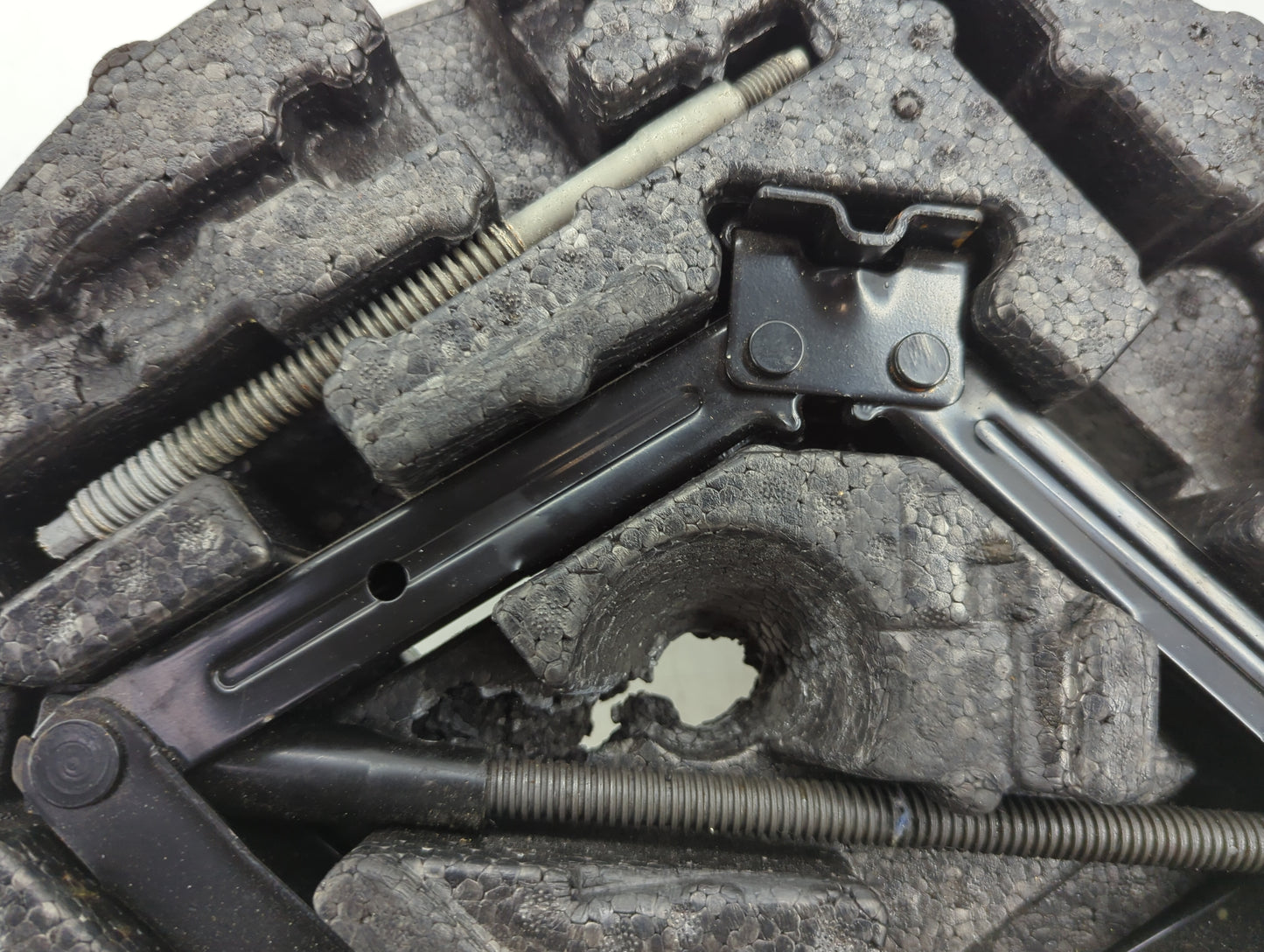 2020 Buick Encore Spare Scissor Car Jack - Oemusedautoparts1.com