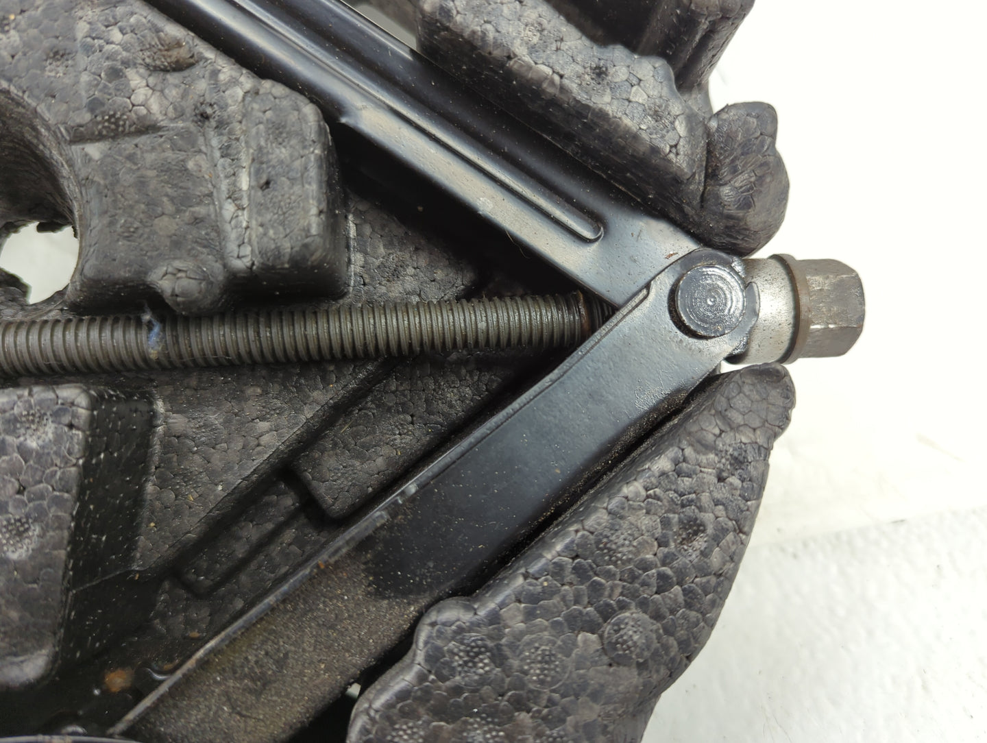 2020 Buick Encore Spare Scissor Car Jack - Oemusedautoparts1.com