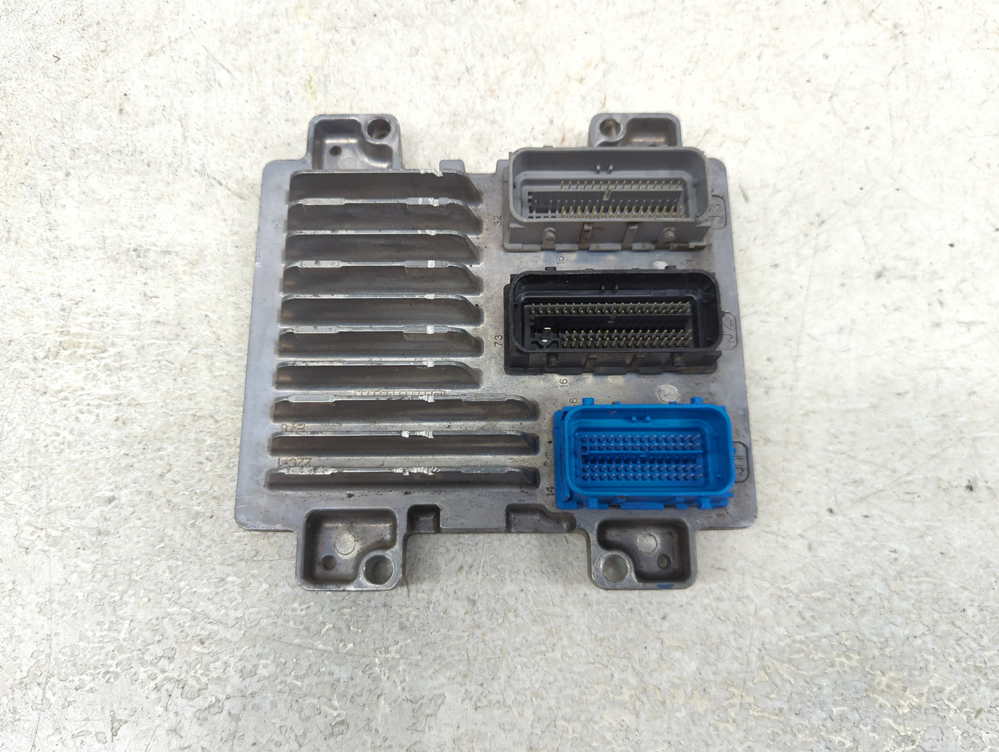 2017-2021 Buick Encore PCM Engine Control Computer ECU ECM PCU OEM P/N:12698131 Fits Fits 2017 2018 2019 2020 2021 OEM Used 
