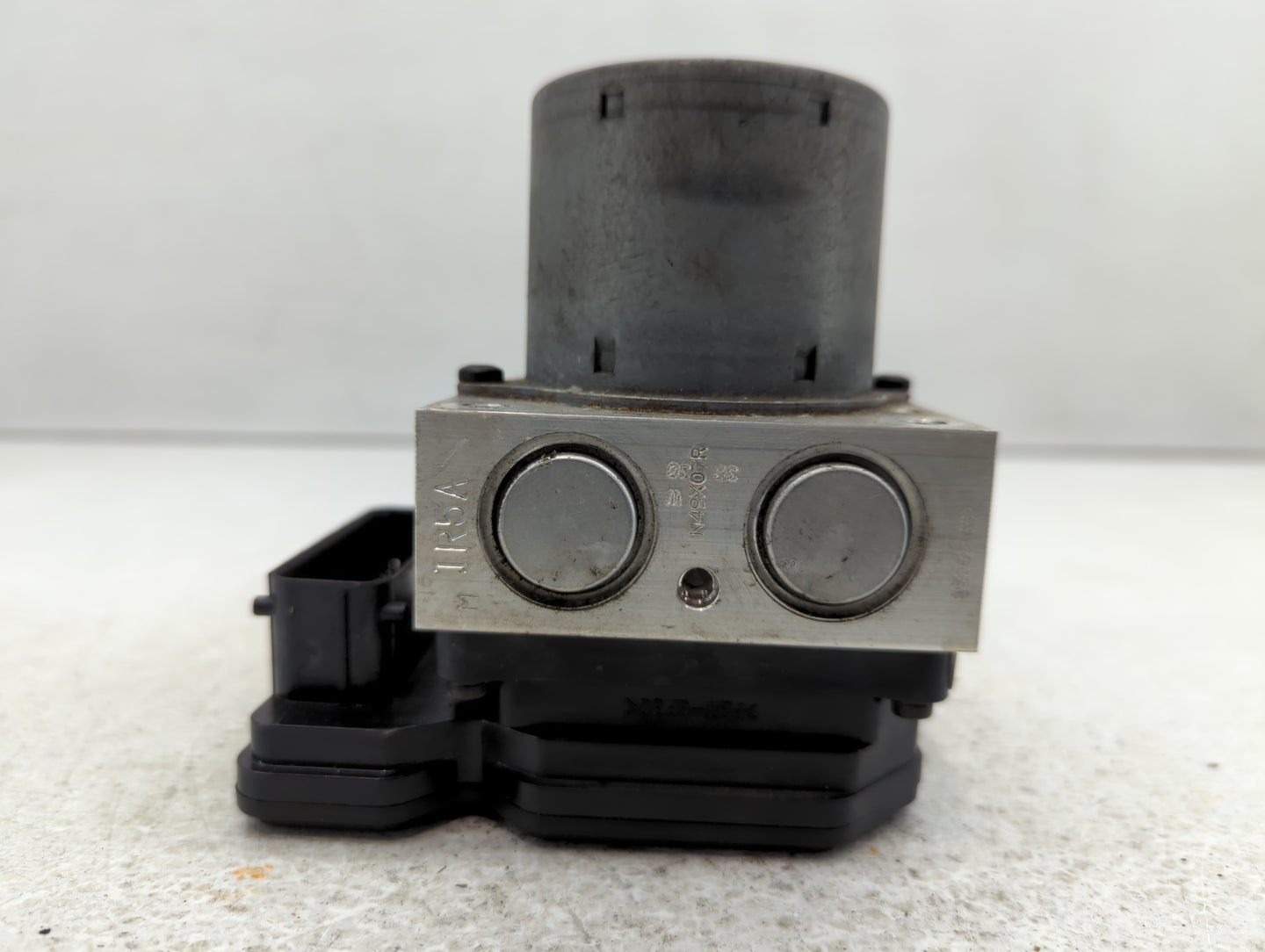 2017-2021 Buick Encore ABS Pump Control Module Replacement P/N:42643519 Fits Fits 2017 2018 2019 2020 2021 OEM Used Auto Par