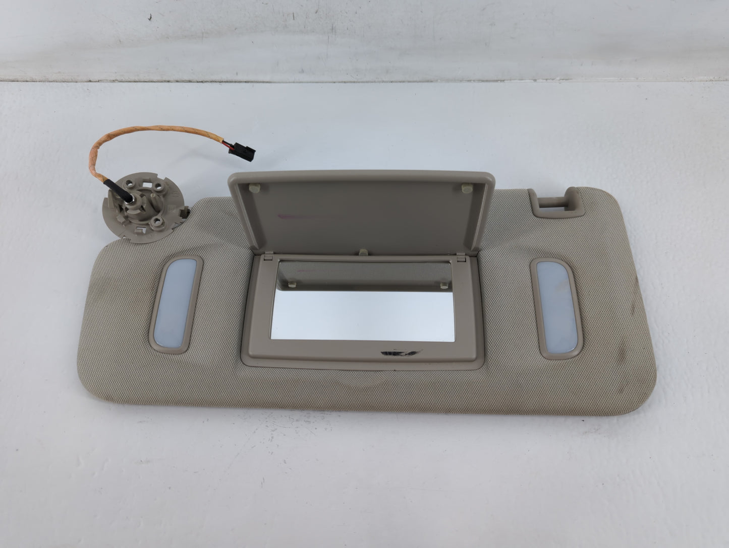 2020 Buick Encore Sun Visor Shade Replacement Driver Left Mirror Fits OEM Used Auto Parts - Oemusedautoparts1.com