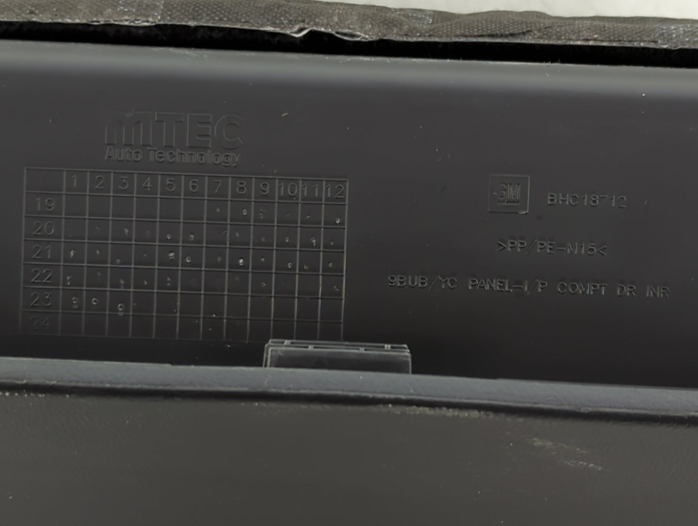 2020 Buick Encore Gx Passenger Glove Box Door Storage Compartment - Oemusedautoparts1.com