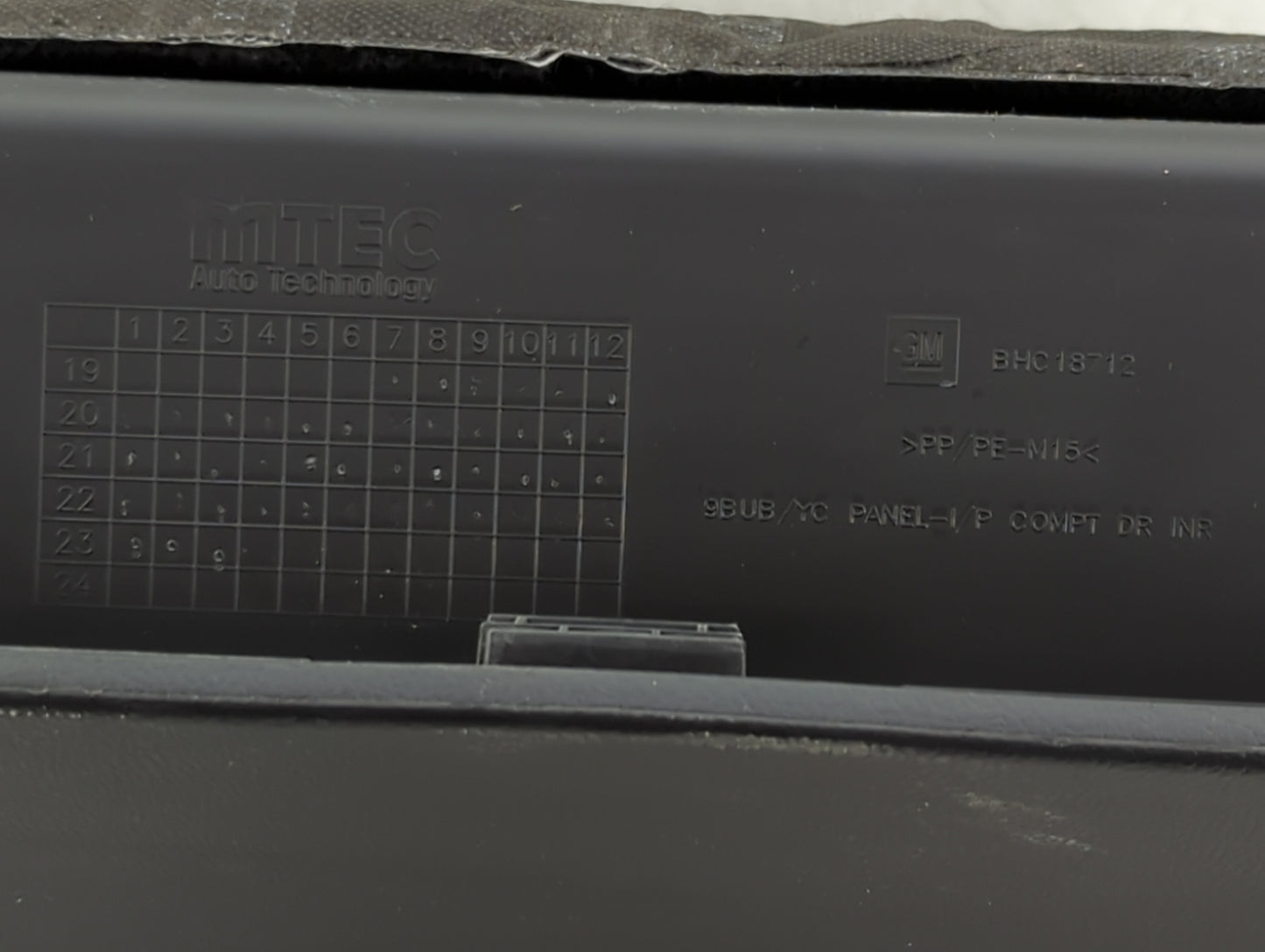 2020 Buick Encore Gx Passenger Glove Box Door Storage Compartment - Oemusedautoparts1.com