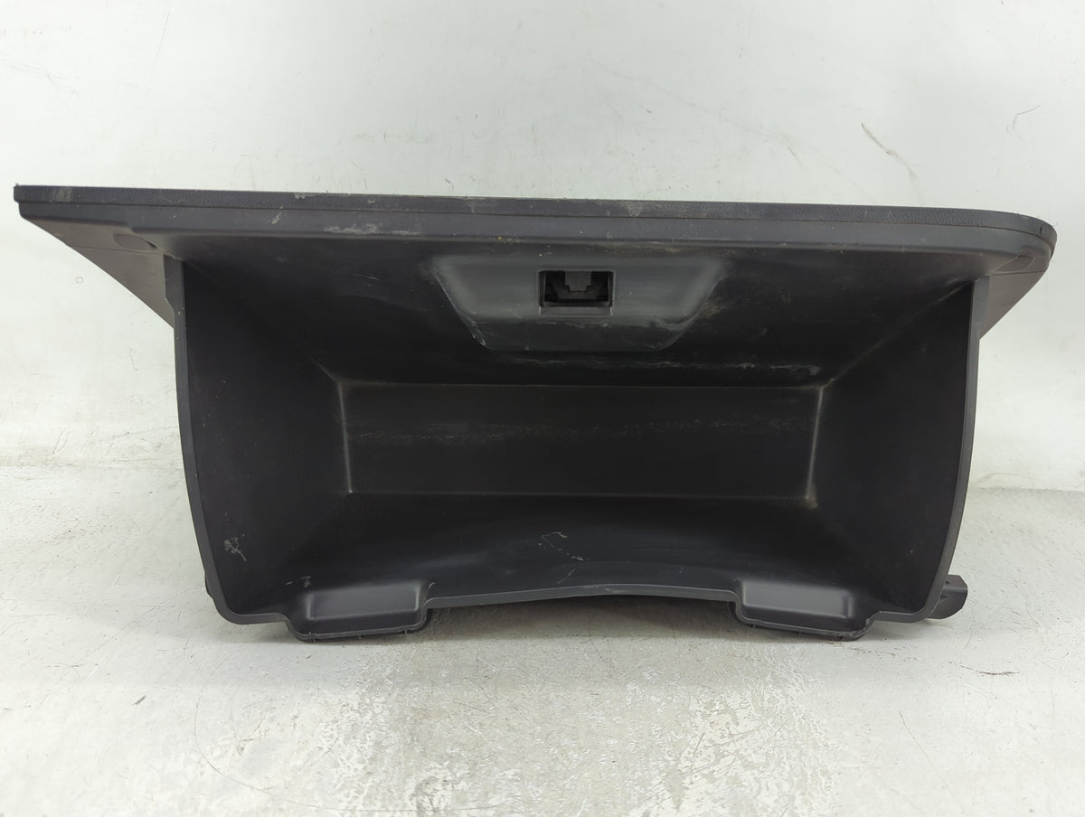 2020 Buick Encore Gx Passenger Glove Box Door Storage Compartment - Oemusedautoparts1.com
