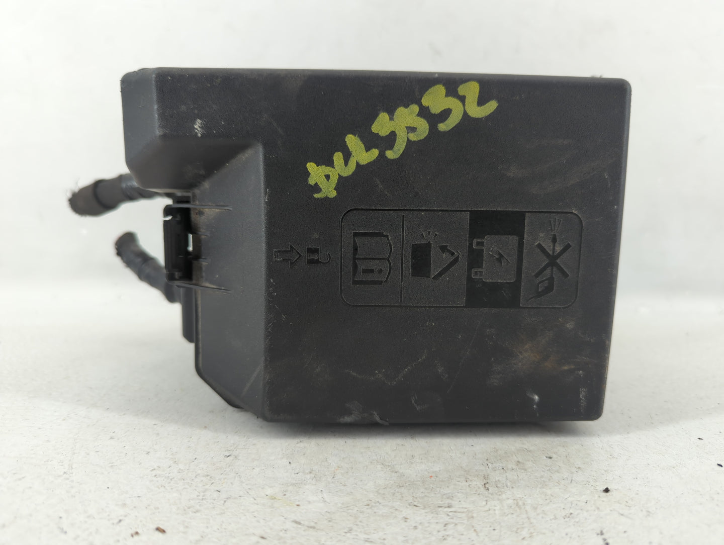 2020-2021 Buick Encore Gx Fusebox Fuse Box Panel Relay Module P/N:42745056 Fits Fits 2020 2021 2022 OEM Used Auto Parts - Oe