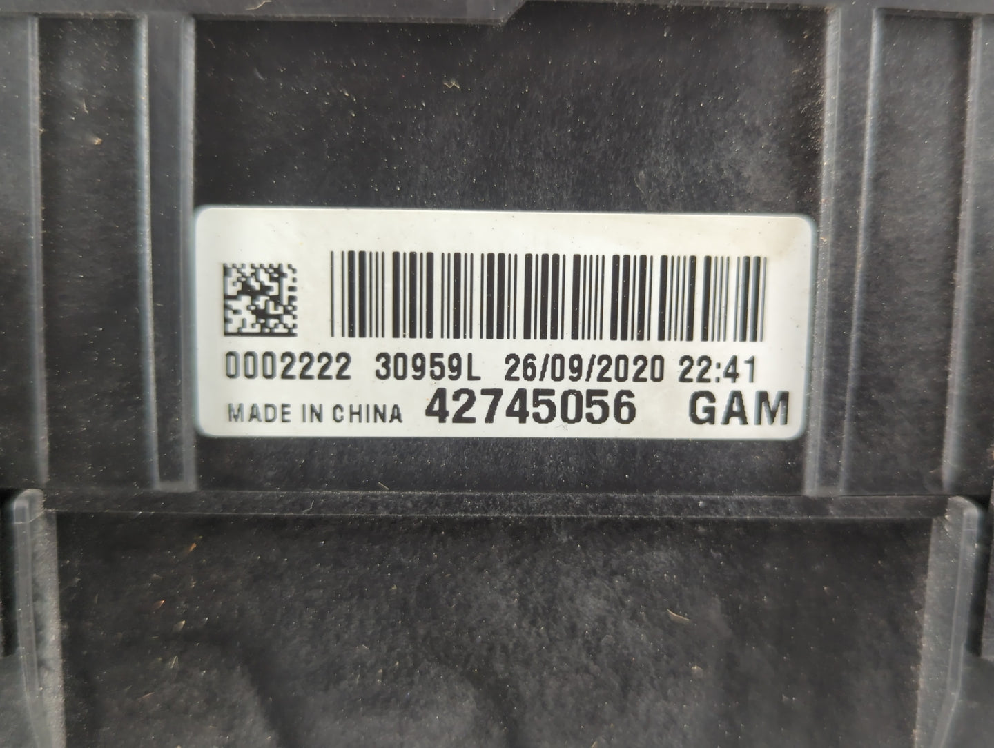 2020-2021 Buick Encore Gx Fusebox Fuse Box Panel Relay Module P/N:42745056 Fits Fits 2020 2021 2022 OEM Used Auto Parts - Oe