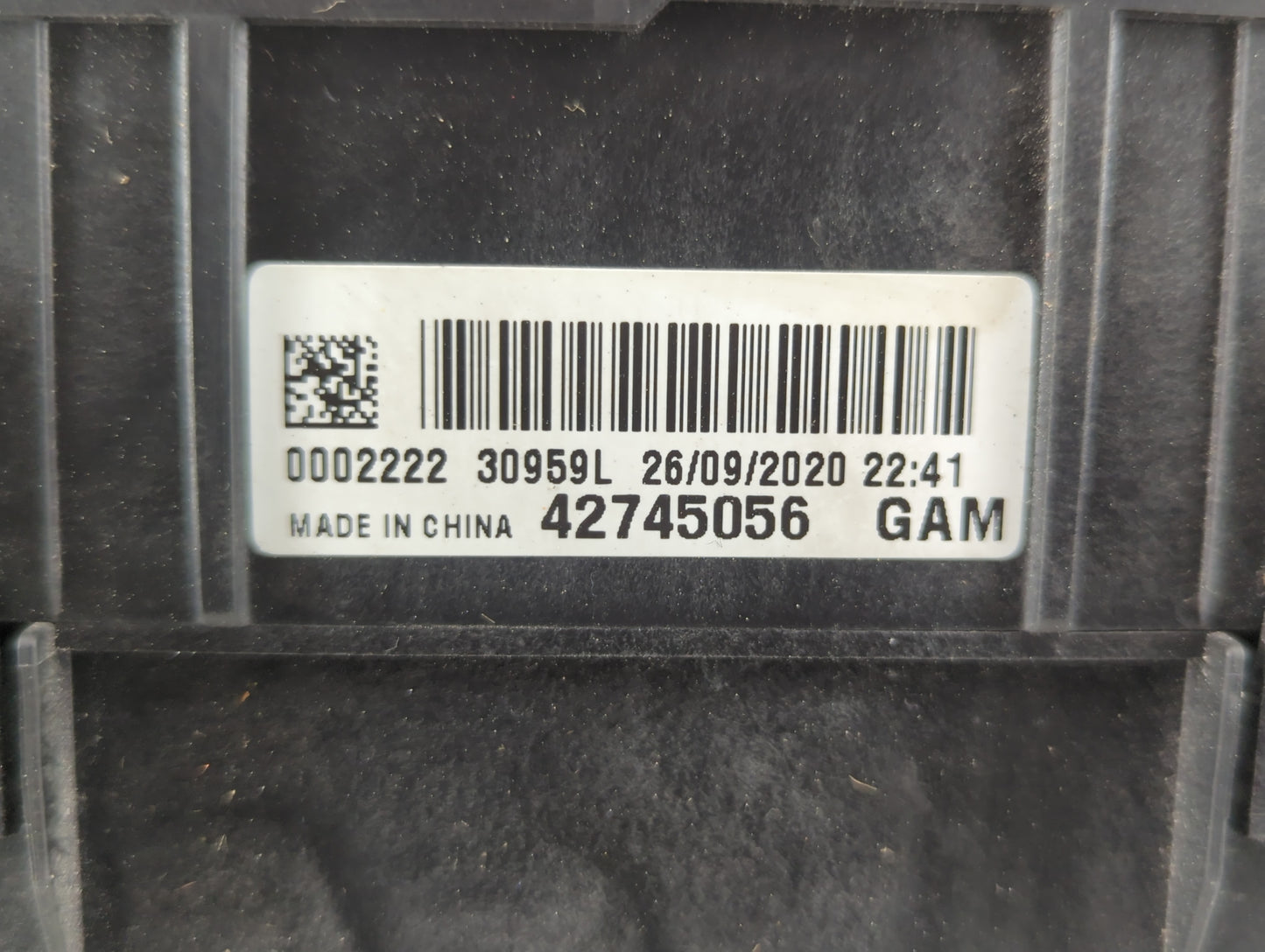 2020-2021 Buick Encore Gx Fusebox Fuse Box Panel Relay Module P/N:42745056 Fits Fits 2020 2021 2022 OEM Used Auto Parts - Oe
