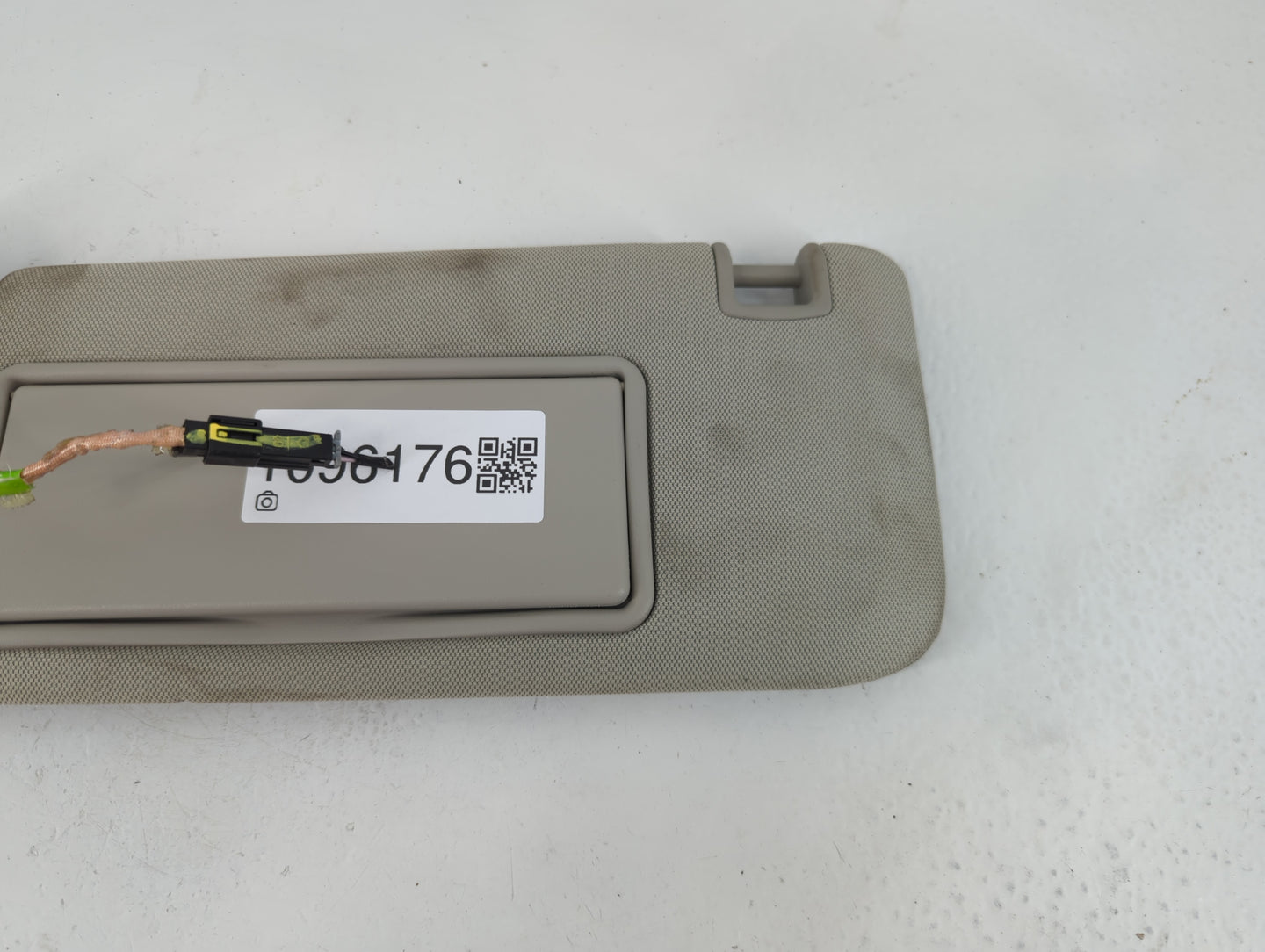 2016-2020 Buick Envision Sun Visor Shade Replacement Driver Left Mirror Fits Fits 2016 2017 2018 2019 2020 OEM Used Auto Par