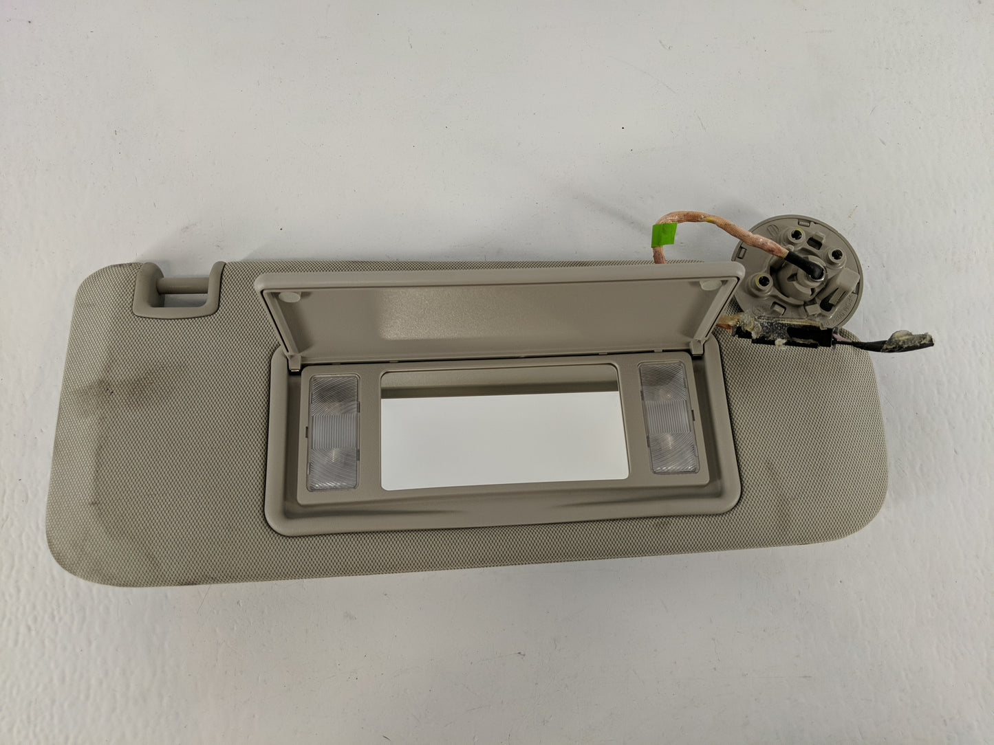 2016-2020 Buick Envision Sun Visor Shade Replacement Passenger Right Mirror Fits Fits 2016 2017 2018 2019 2020 OEM Used Auto