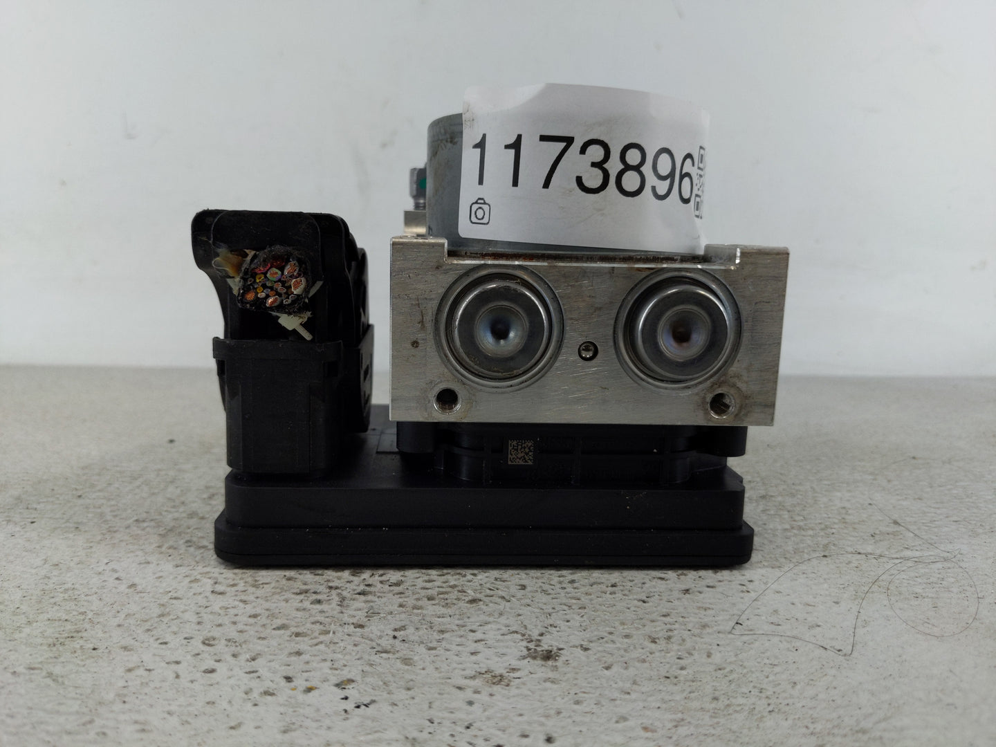 2020 Buick Envision ABS Pump Control Module Replacement P/N:84825098 Fits OEM Used Auto Parts - Oemusedautoparts1.com