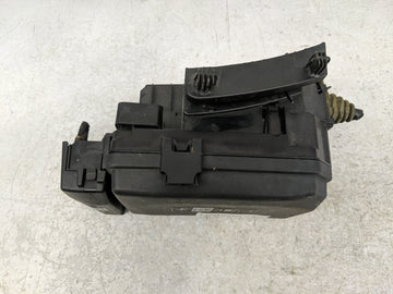 2016-2020 Buick Envision Fusebox Fuse Box Panel Relay Module P/N:84423753 Fits Fits 2016 2017 2018 2019 2020 OEM Used Auto Parts