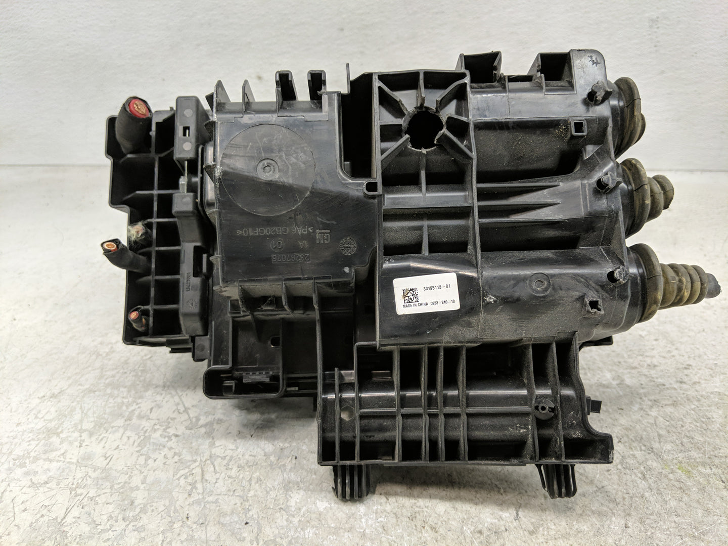 2016-2020 Buick Envision Fusebox Fuse Box Panel Relay Module P/N:84423753 Fits Fits 2016 2017 2018 2019 2020 OEM Used Auto P