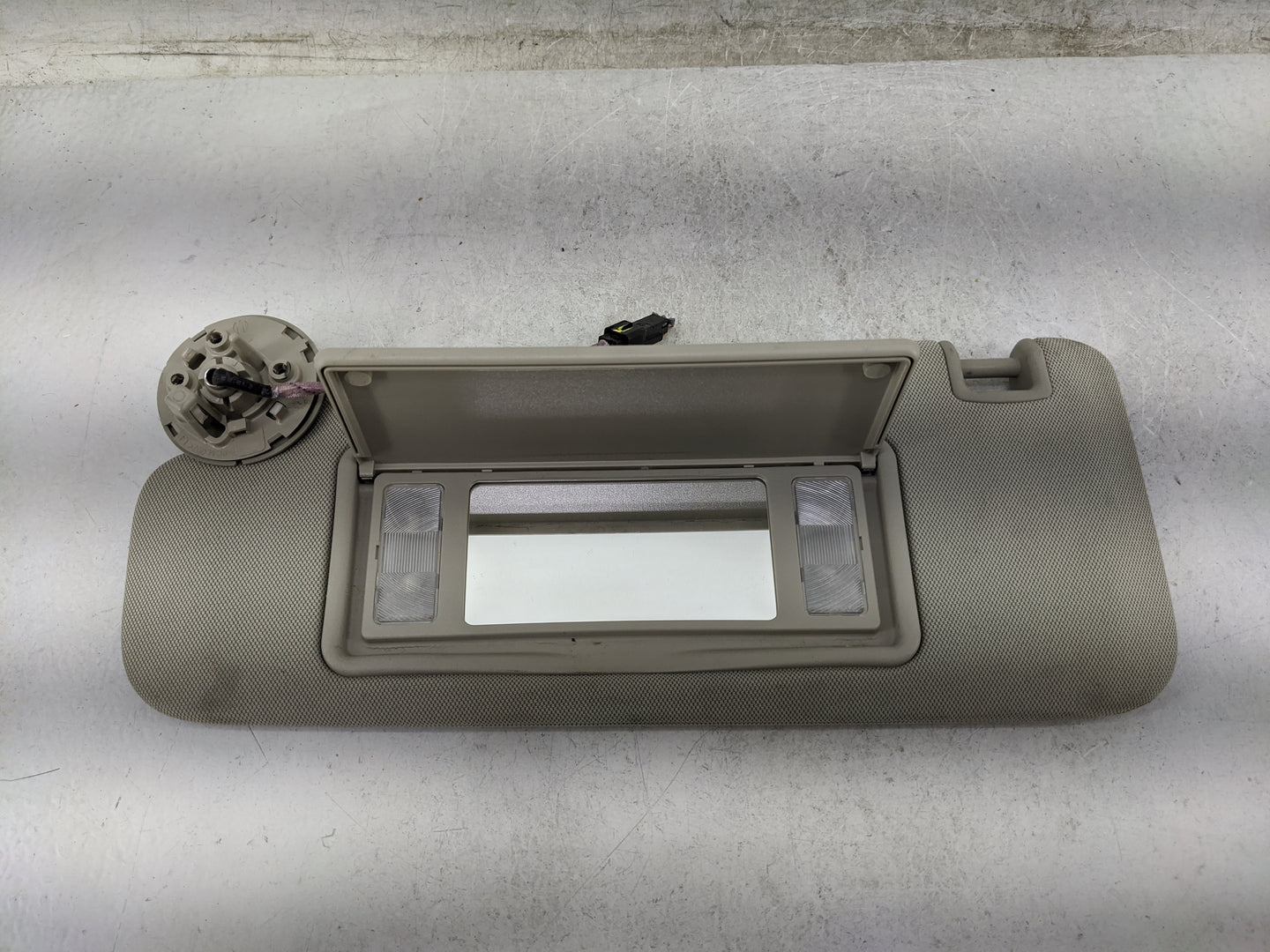 2016-2020 Buick Envision Sun Visor Shade Replacement Driver Left Mirror Fits Fits 2016 2017 2018 2019 2020 OEM Used Auto Par