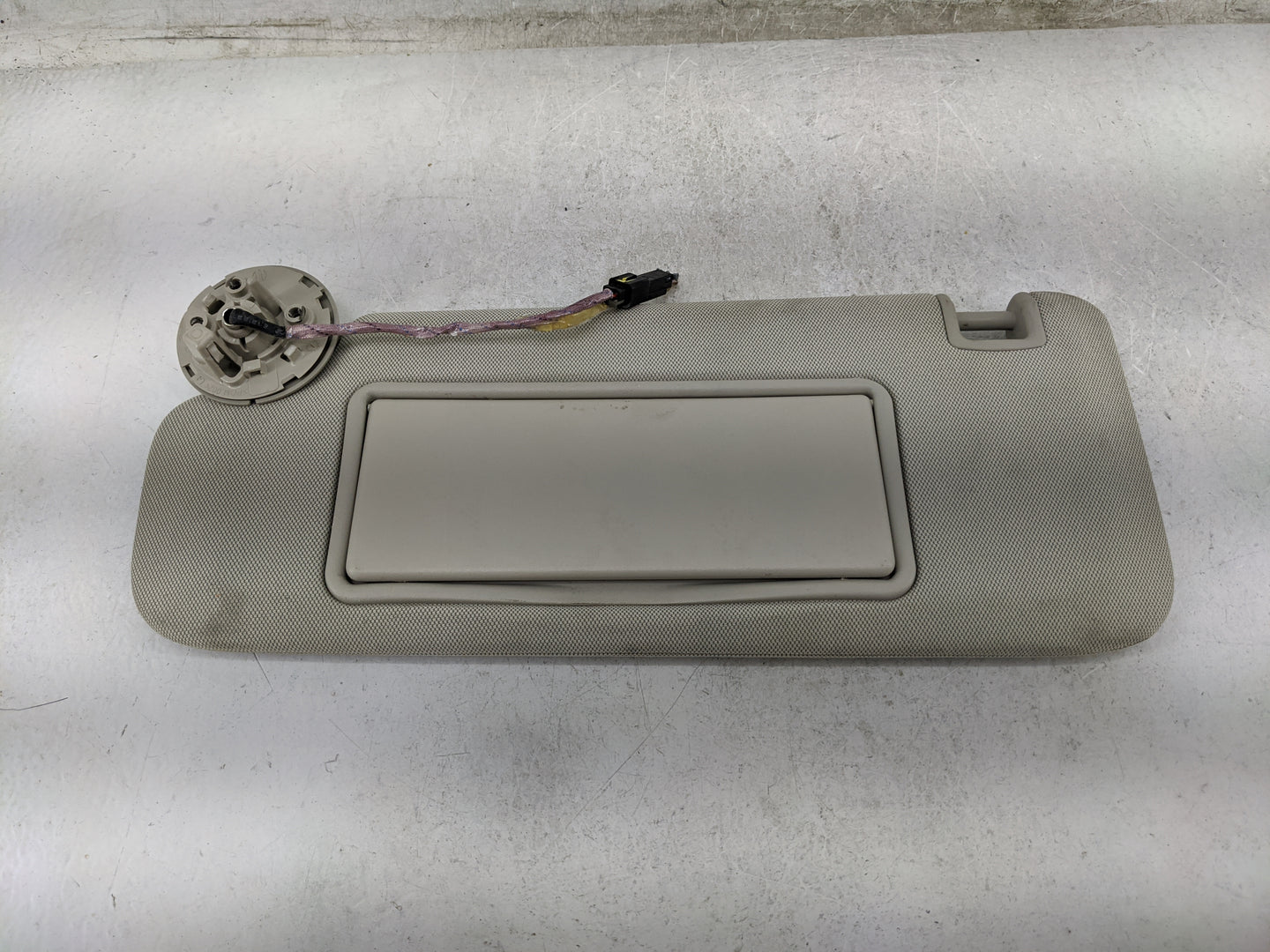 2016-2020 Buick Envision Sun Visor Shade Replacement Driver Left Mirror Fits Fits 2016 2017 2018 2019 2020 OEM Used Auto Par