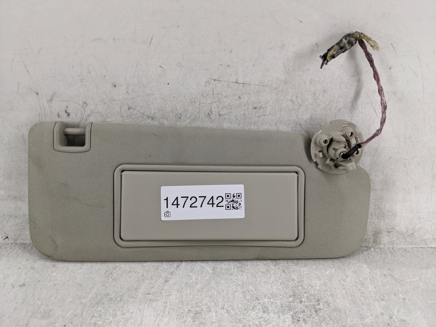 2016-2020 Buick Envision Sun Visor Shade Replacement Passenger Right Mirror Fits Fits 2016 2017 2018 2019 2020 OEM Used Auto