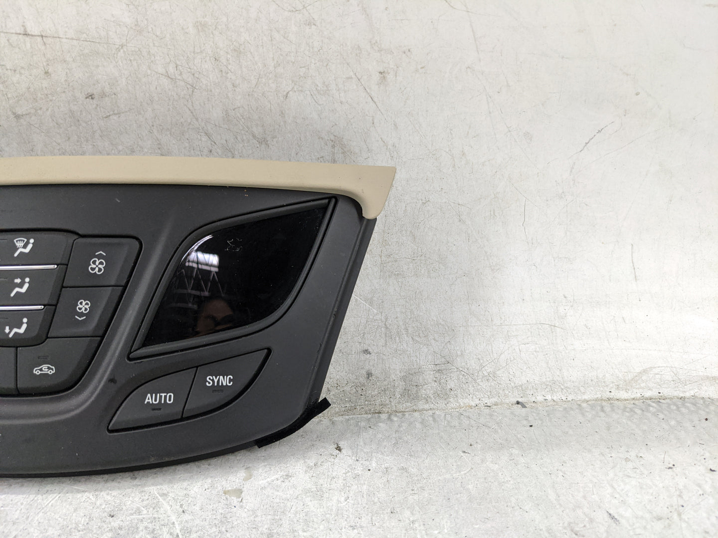 2016-2020 Buick Envision Climate Control Module Temperature AC/Heater Replacement P/N:84443701 7370200000000X Fits OEM Used 