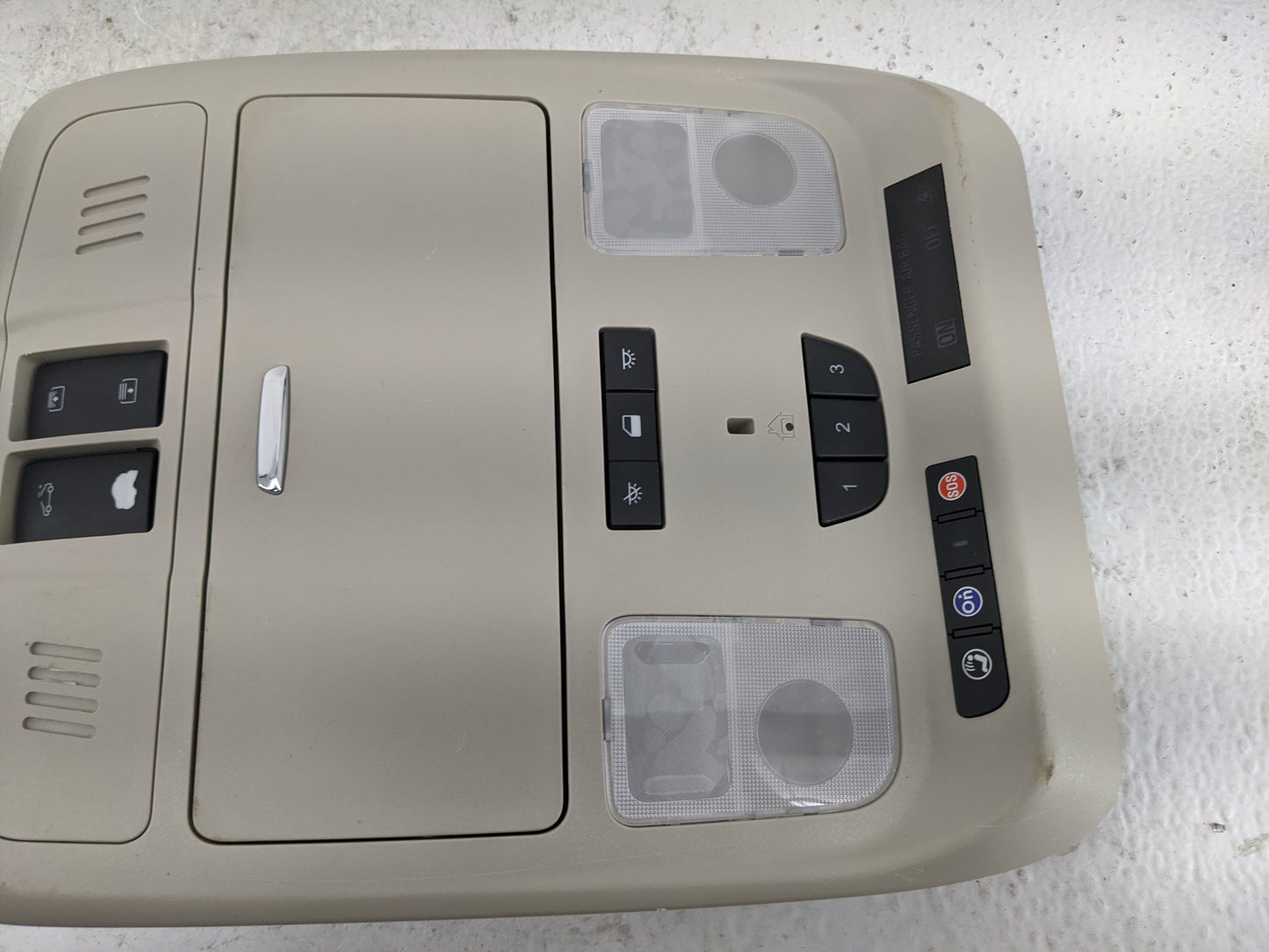 2019-2020 Buick Envision Overhead Console W/rear Climate Control Tan - Oemusedautoparts1.com