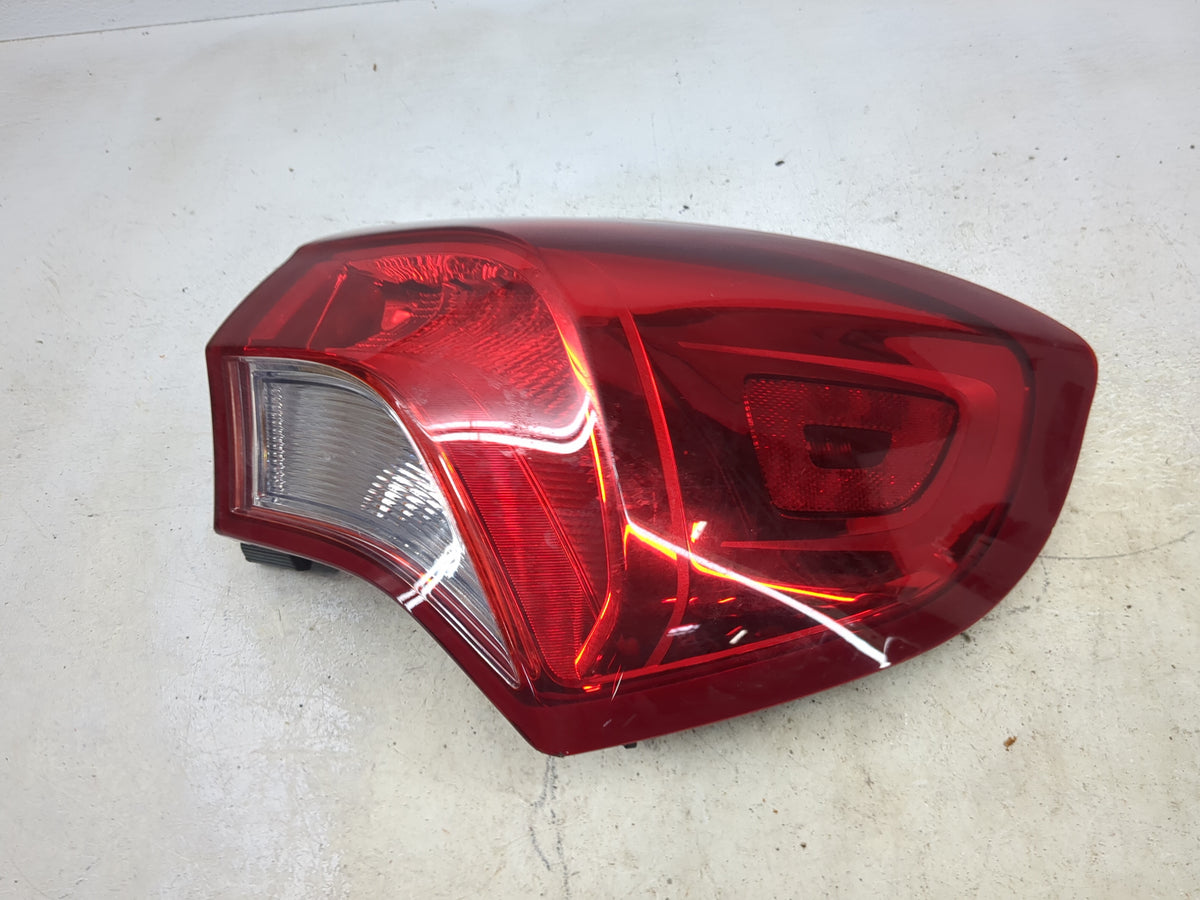 2019-2020 Buick Envision Tail Light Assembly Passenger Right OEM P/N:84512456 Fits Fits 2019 2020 OEM Used Auto Parts - Oemu