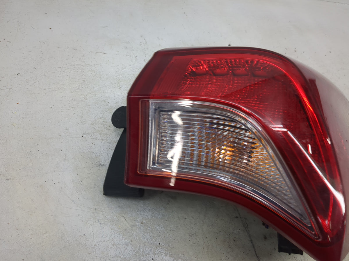 2019-2020 Buick Envision Tail Light Assembly Passenger Right OEM P/N:84512456 Fits Fits 2019 2020 OEM Used Auto Parts - Oemu