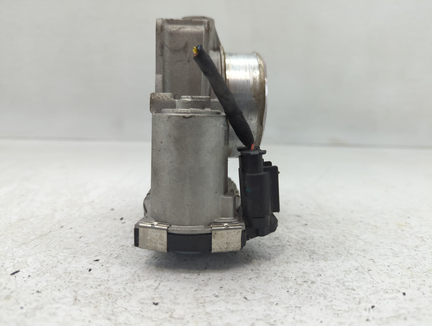 2017-2020 Buick Envision Throttle Body P/N:12670839AA Fits Fits 2013 2014 2015 2017 2018 2019 2020 OEM Used Auto Parts - Oem