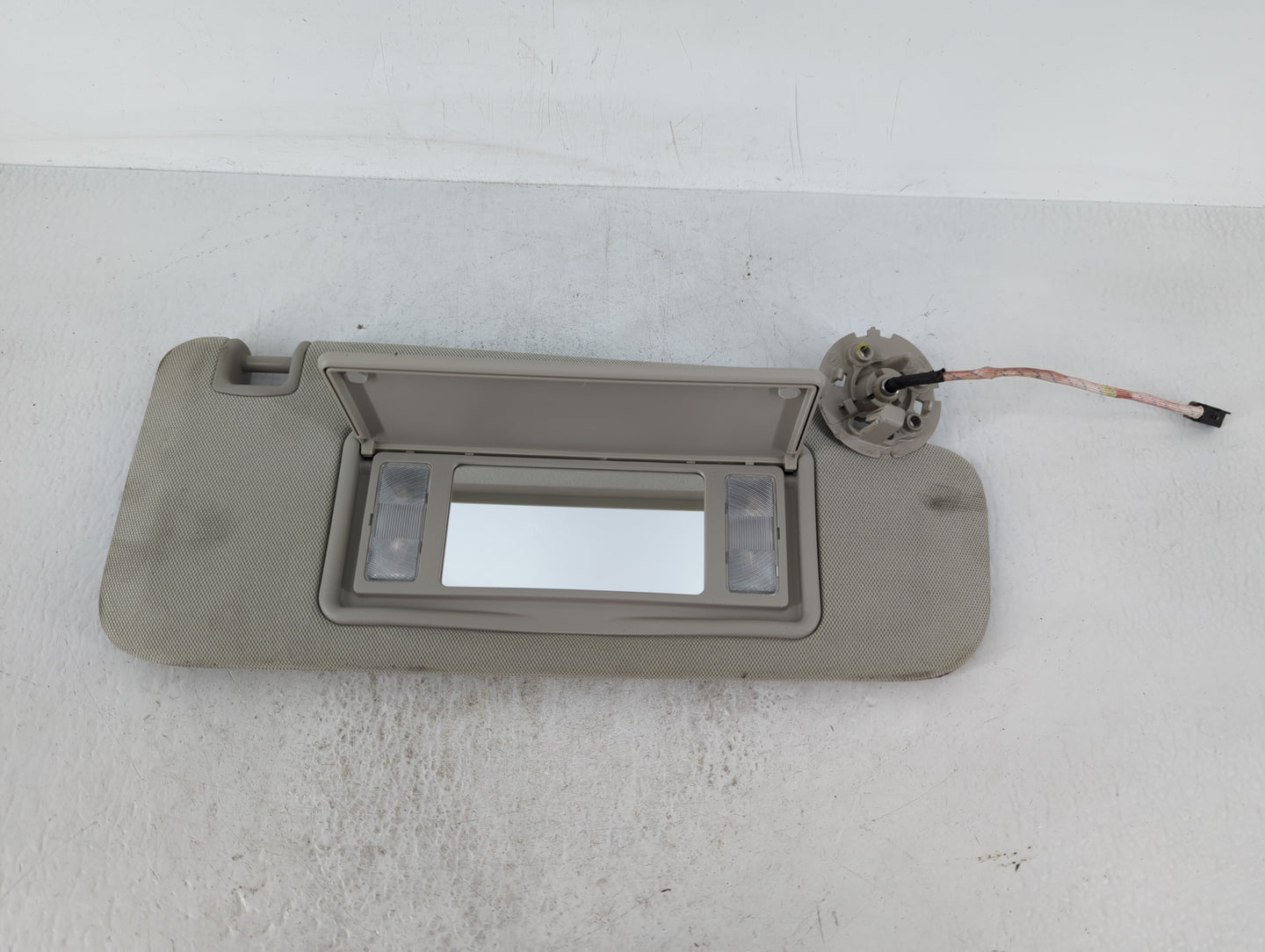 2016-2020 Buick Envision Sun Visor Shade Replacement Passenger Right Mirror Fits Fits 2016 2017 2018 2019 2020 OEM Used Auto