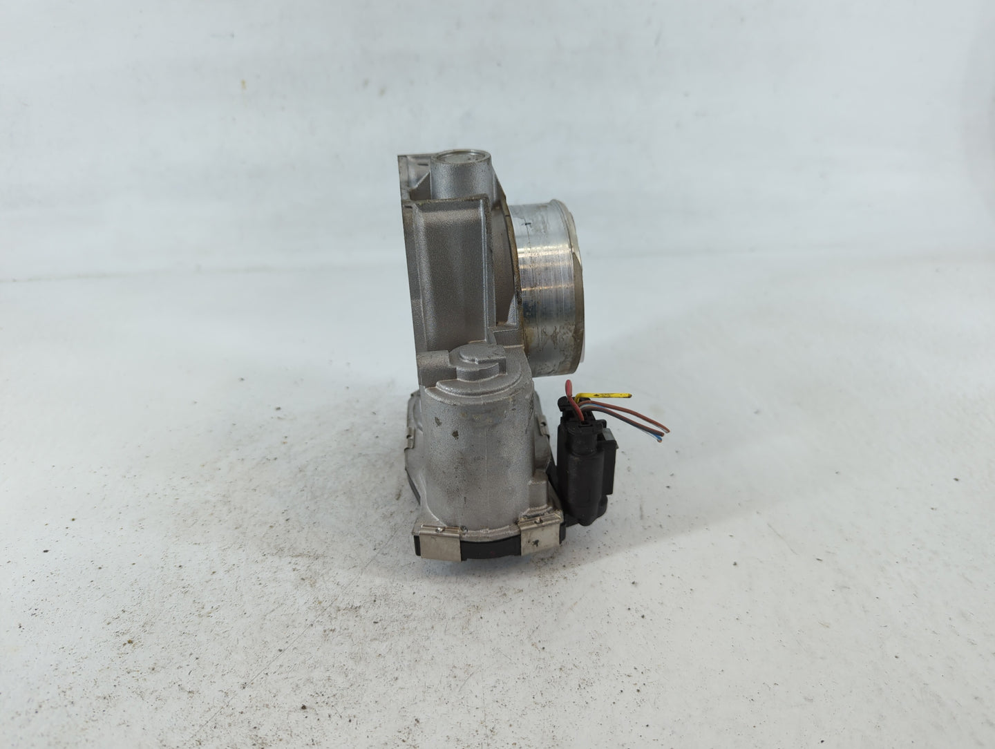 2017-2020 Buick Envision Throttle Body P/N:12670839AA Fits Fits 2013 2014 2015 2017 2018 2019 2020 OEM Used Auto Parts - Oem