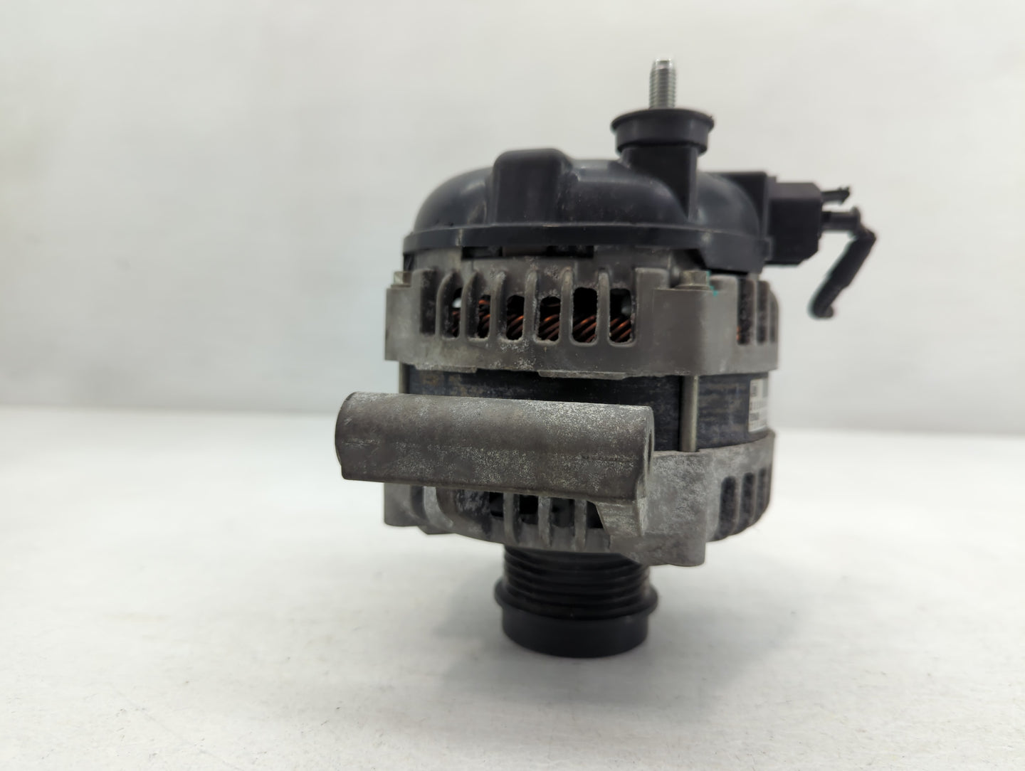 2016-2020 Buick Envision Alternator Replacement Generator Charging Assembly Engine OEM P/N:23286558 Fits OEM Used Auto Parts