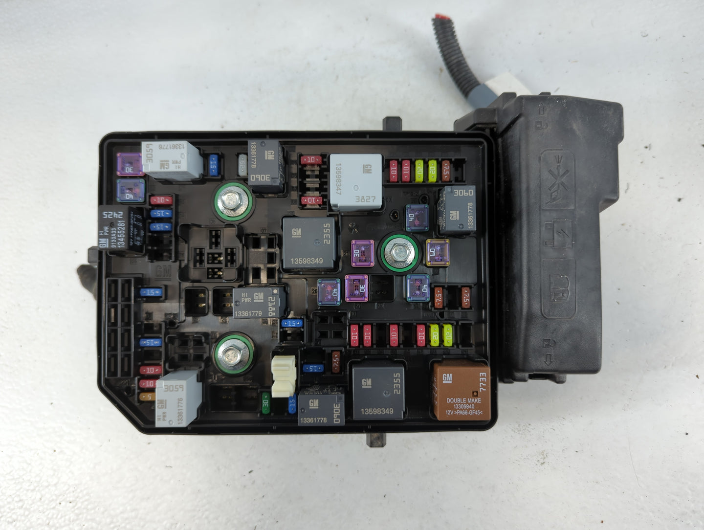 2016-2020 Buick Envision Fusebox Fuse Box Panel Relay Module P/N:84423753 Fits Fits 2016 2017 2018 2019 2020 OEM Used Auto P