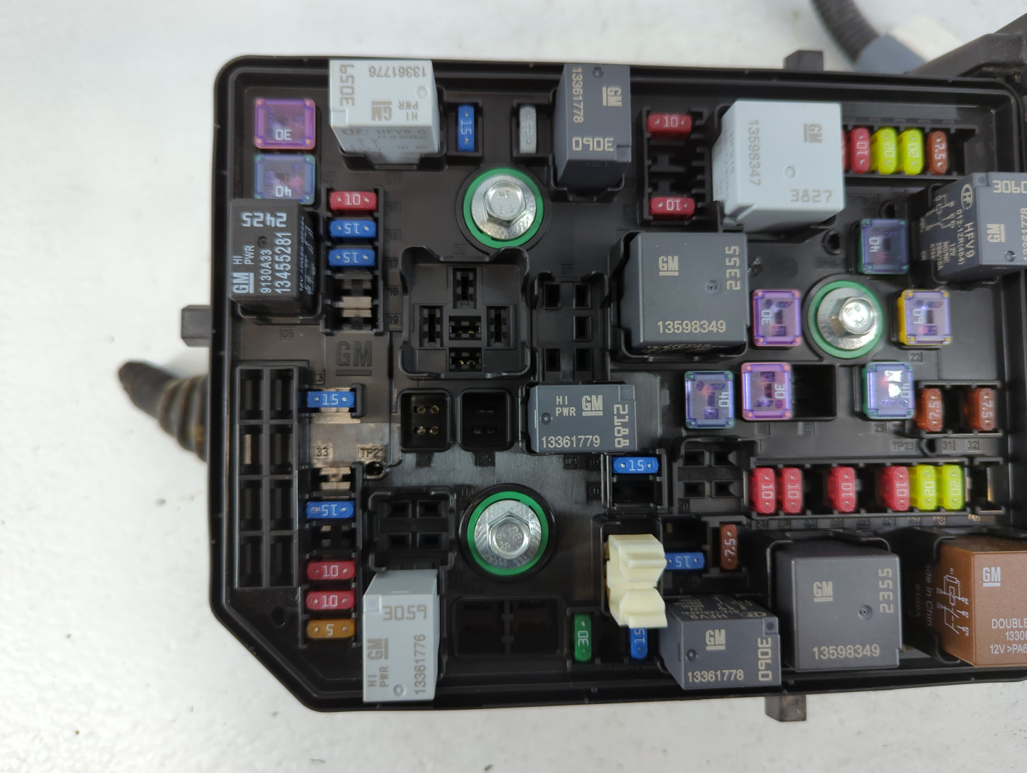 2016-2020 Buick Envision Fusebox Fuse Box Panel Relay Module P/N:84423753 Fits Fits 2016 2017 2018 2019 2020 OEM Used Auto P