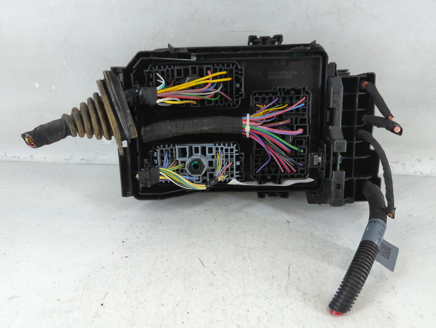 2016-2020 Buick Envision Fusebox Fuse Box Panel Relay Module P/N:84423753 Fits Fits 2016 2017 2018 2019 2020 OEM Used Auto P