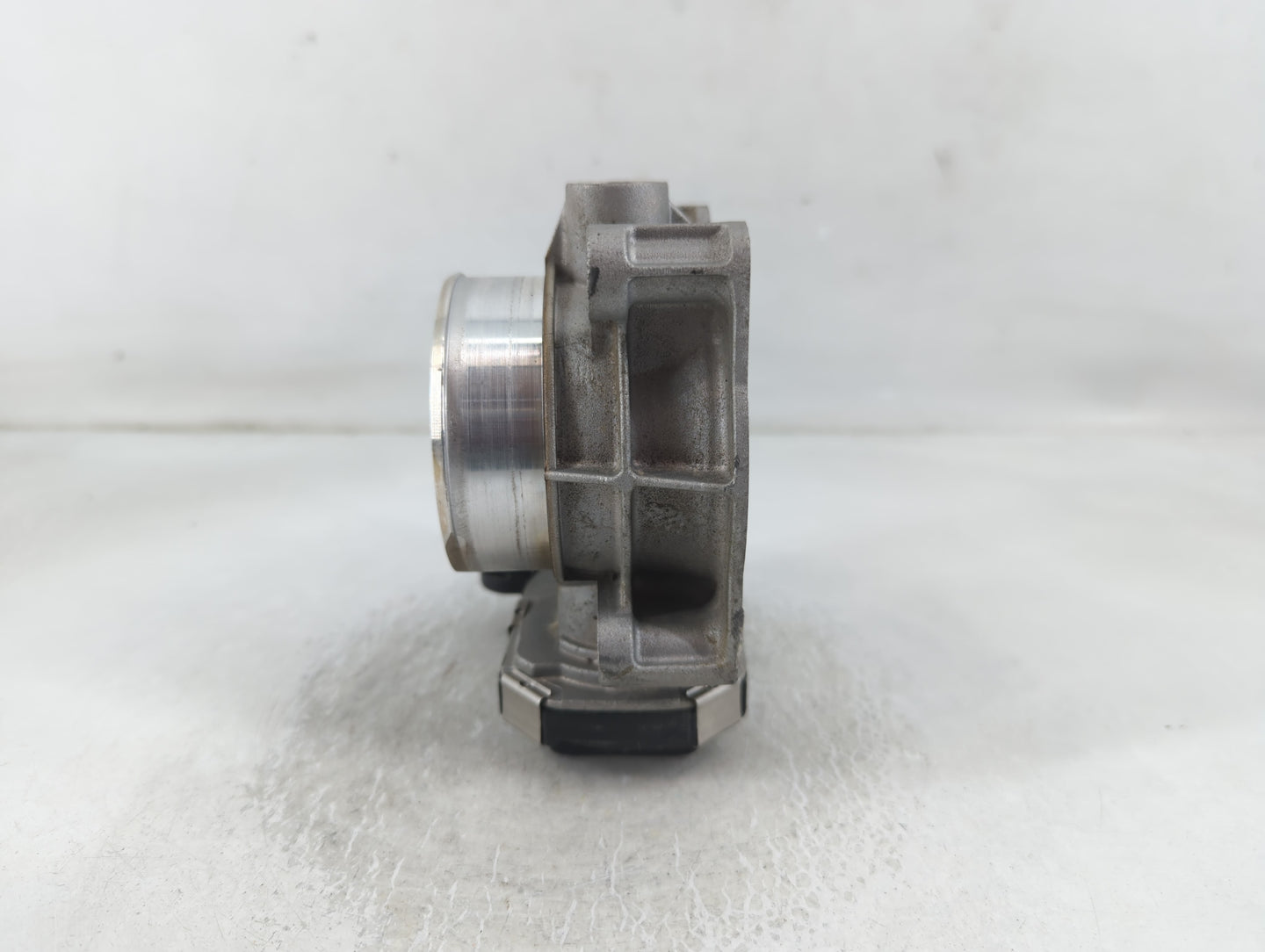 2017-2020 Buick Envision Throttle Body P/N:12670839AA Fits Fits 2013 2014 2015 2017 2018 2019 2020 OEM Used Auto Parts - Oem
