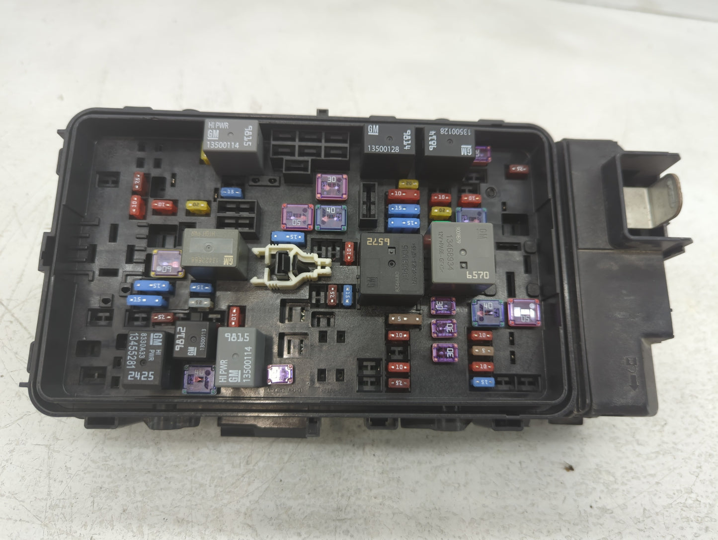 2020 Buick Regal Fusebox Fuse Box Panel Relay Module P/N:39116633_01 Fits OEM Used Auto Parts - Oemusedautoparts1.com